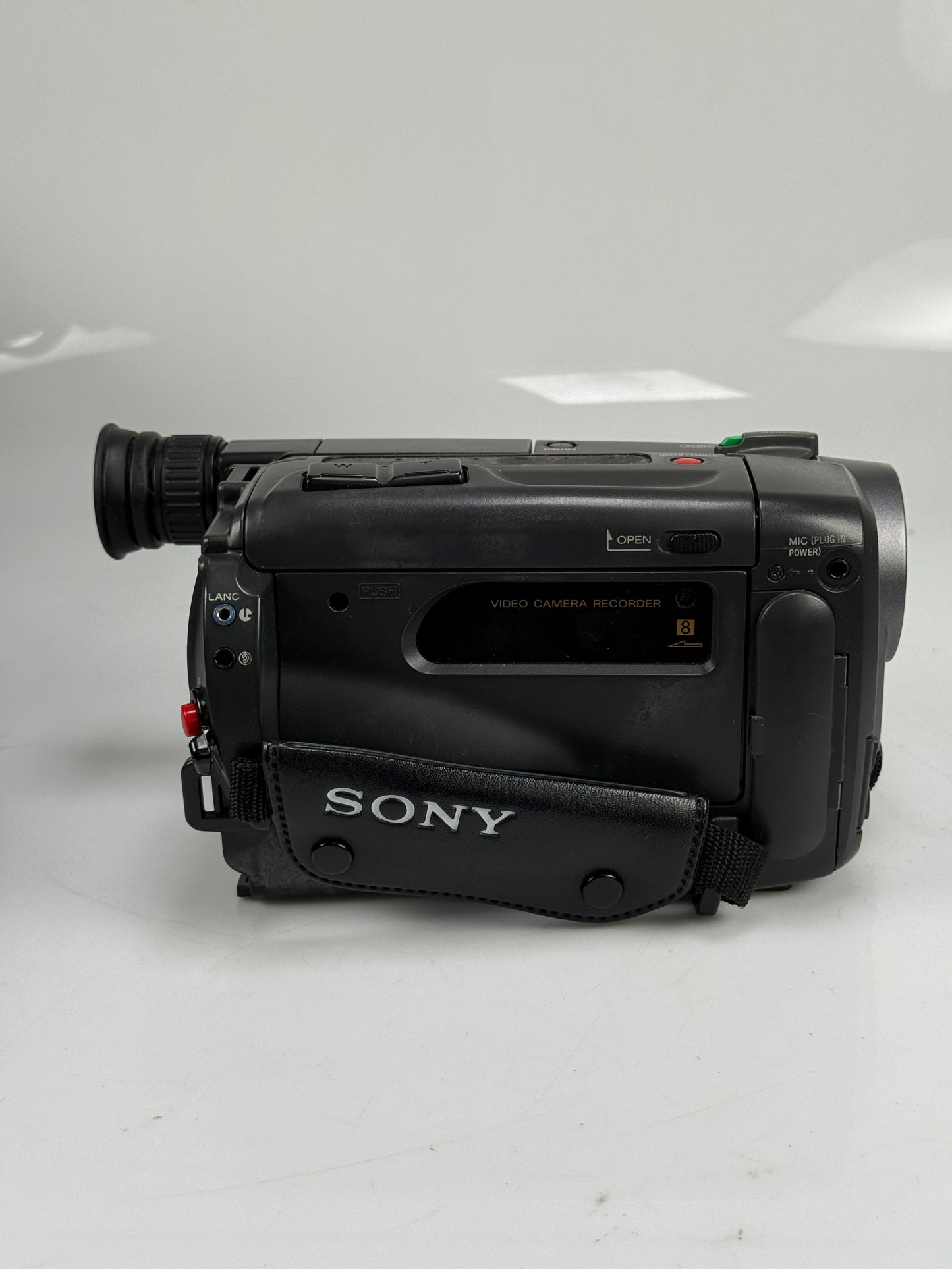 SONY DCR-TRV40 Digital8 Hi8 Video8 Handycam Camcorder