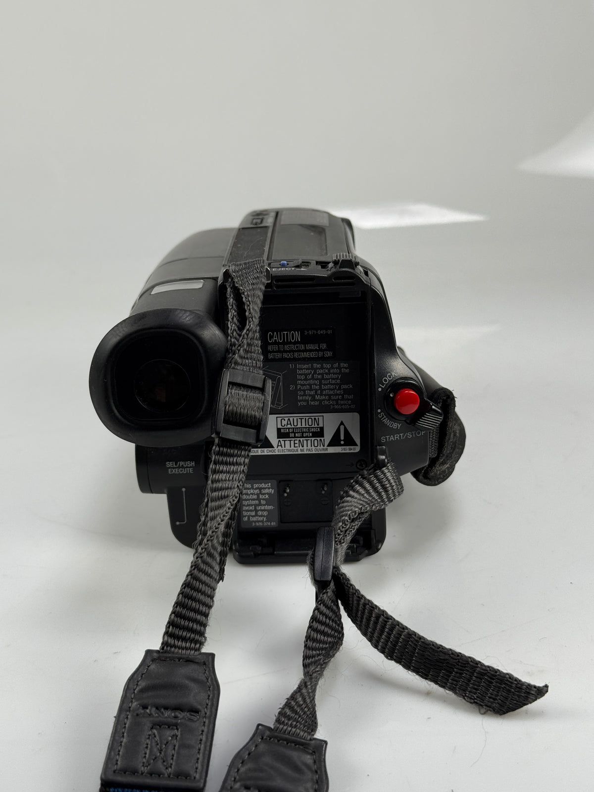 Sony CCD-TR96 Video8 Handycam Camcorder