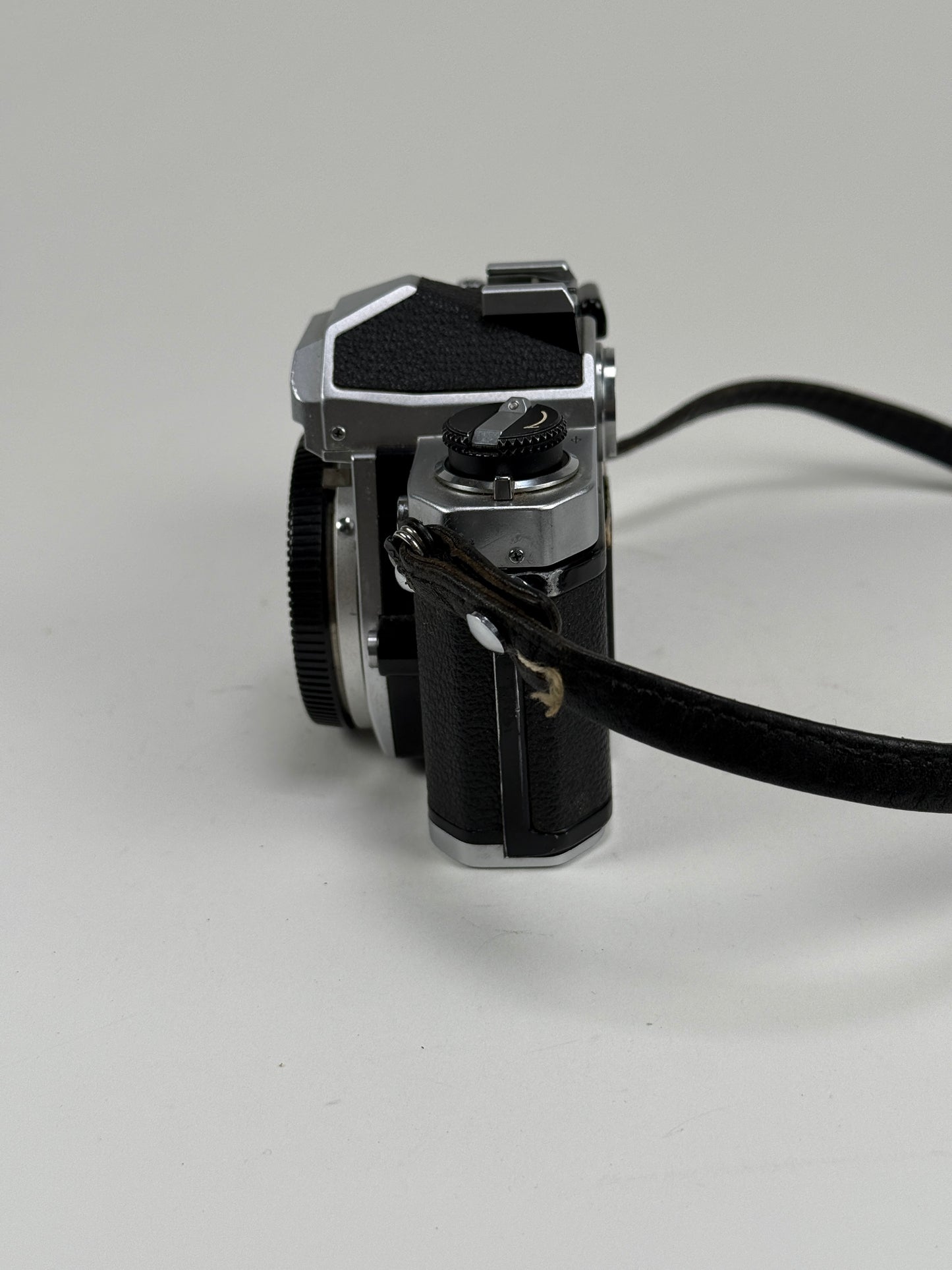 Nikon FM 35mm SLR Film Camera Chrome Body