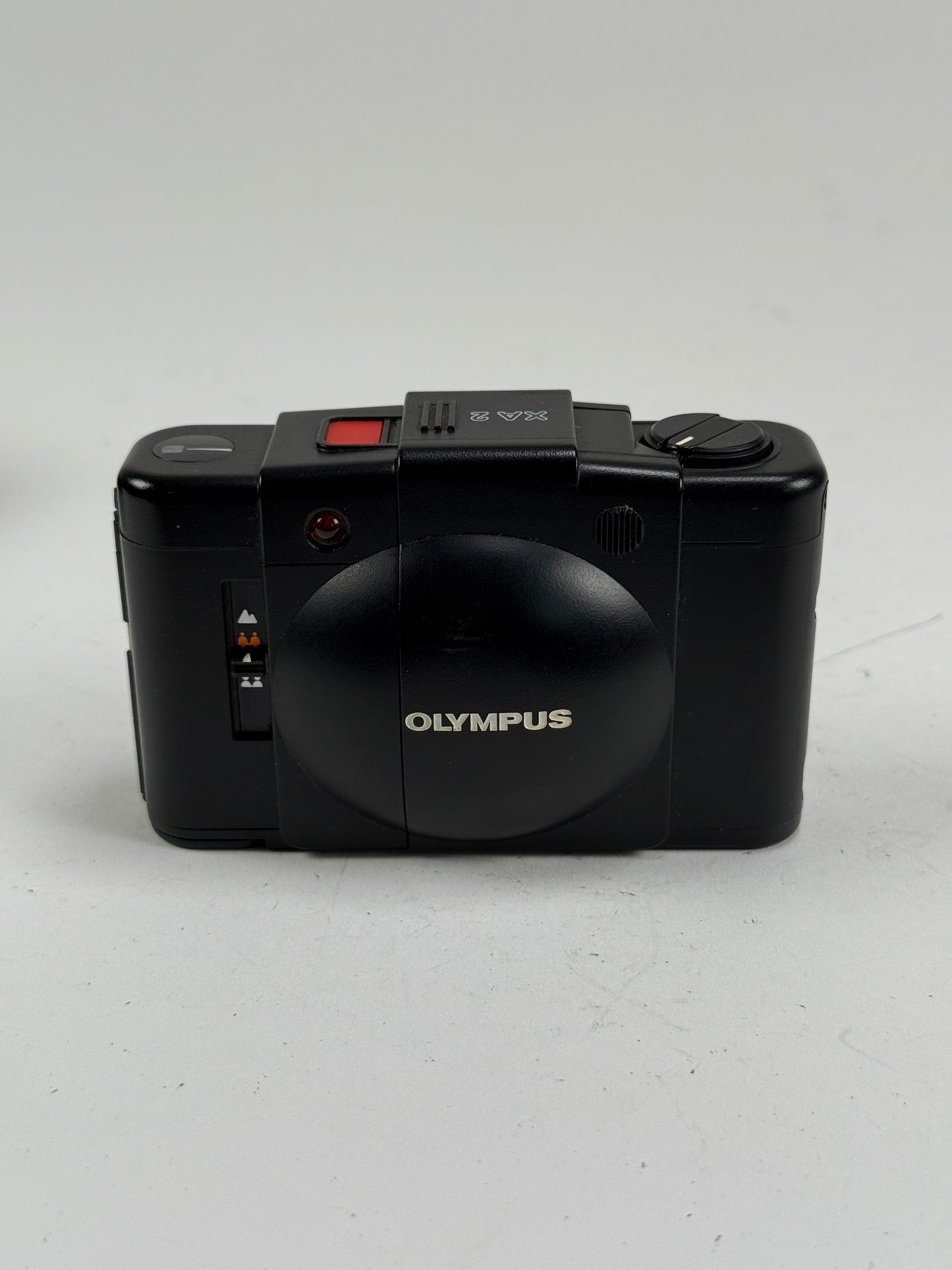 Olympus XA2 35mm Rangefinder Camera 35mm f3.5
