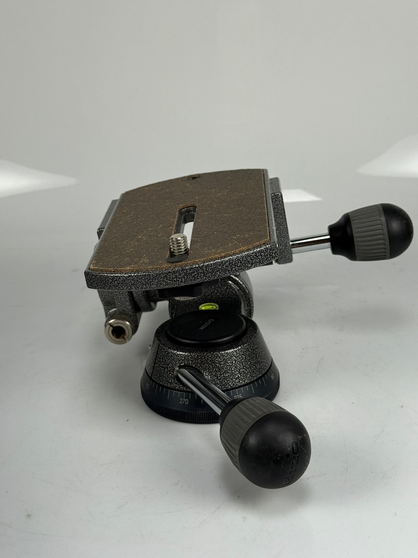 Gitzo G1570M 3Way Tripod Head Low Profile