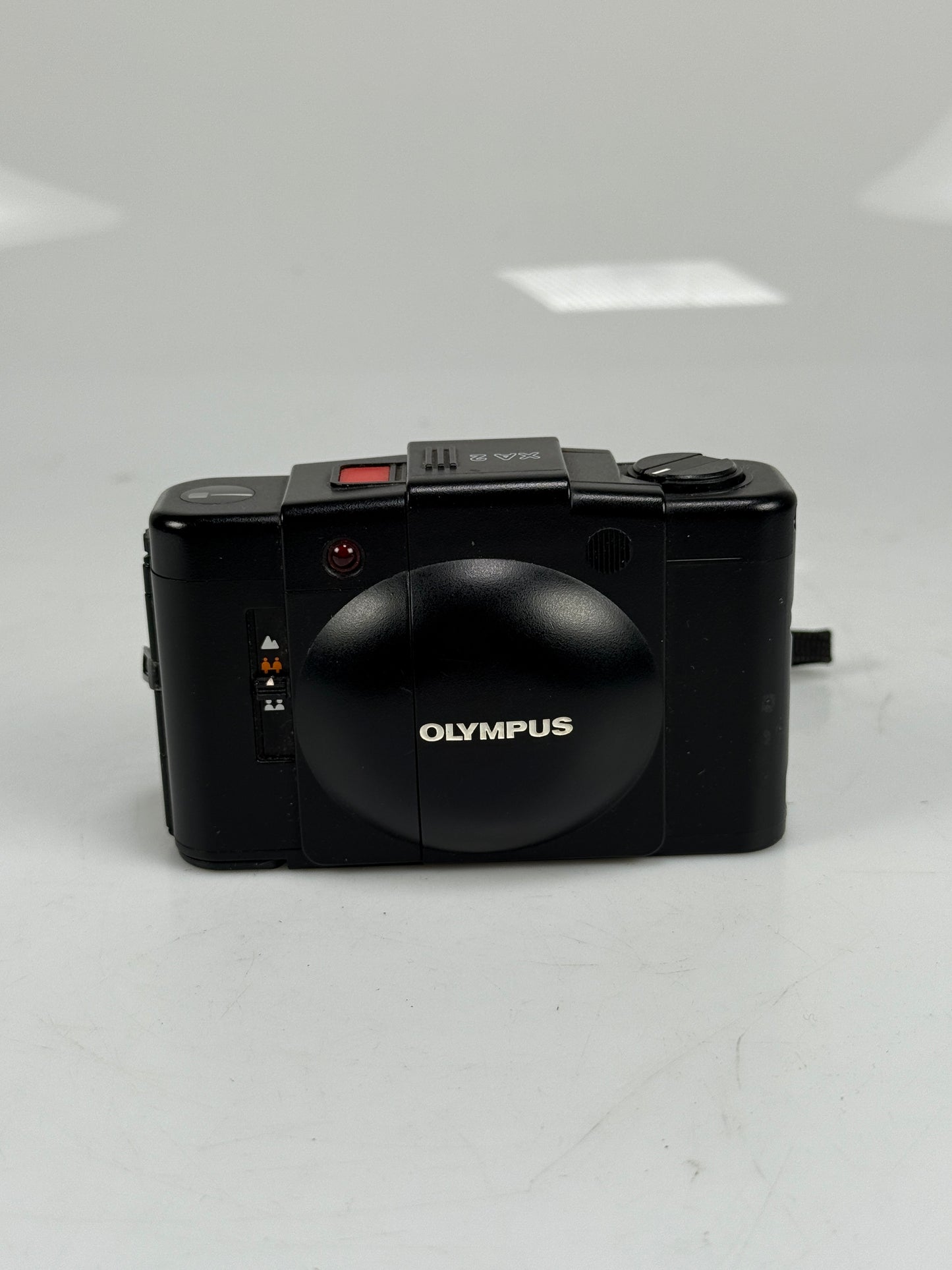 Olympus XA2 35mm Rangefinder Camera 35mm f3.5