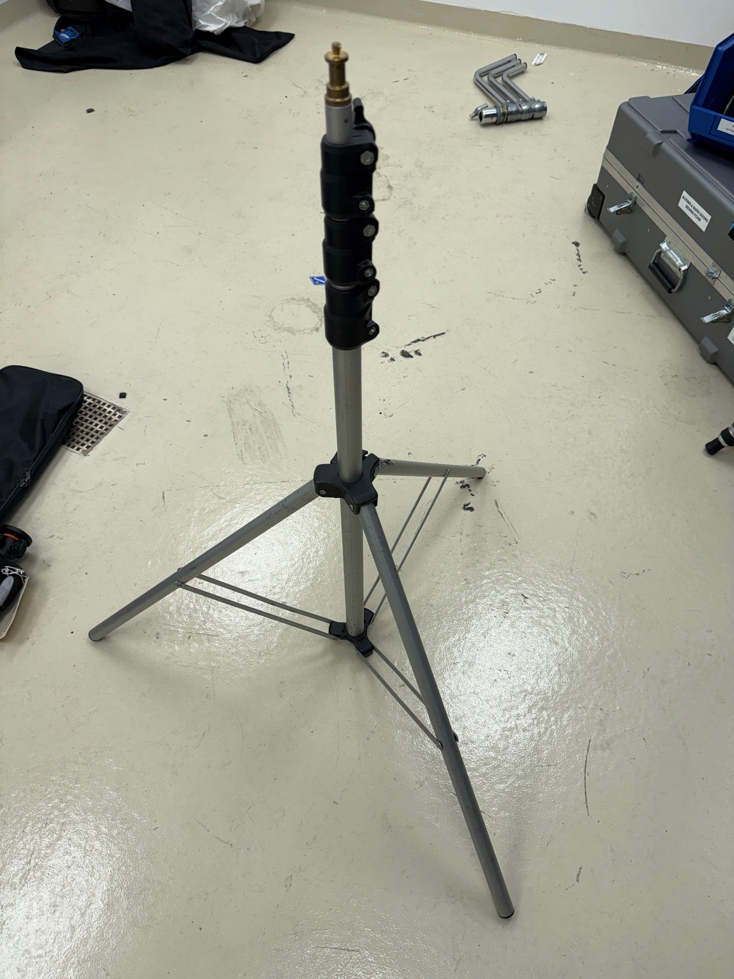 Manfrotto Bogen - Italy- 3333 light stand Made In Italy