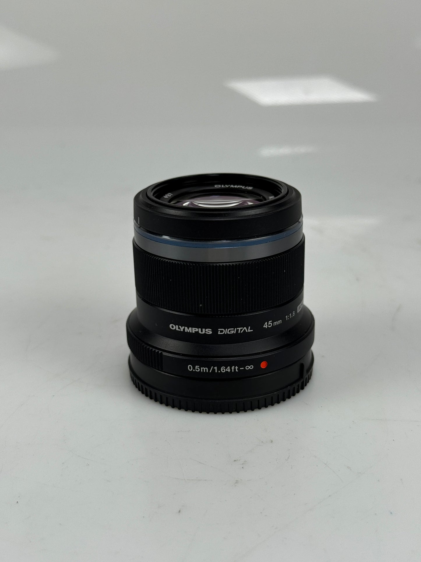 Olympus M.Zuiko Digital 45mm F1.8 Lens for Micro Four Thirds black