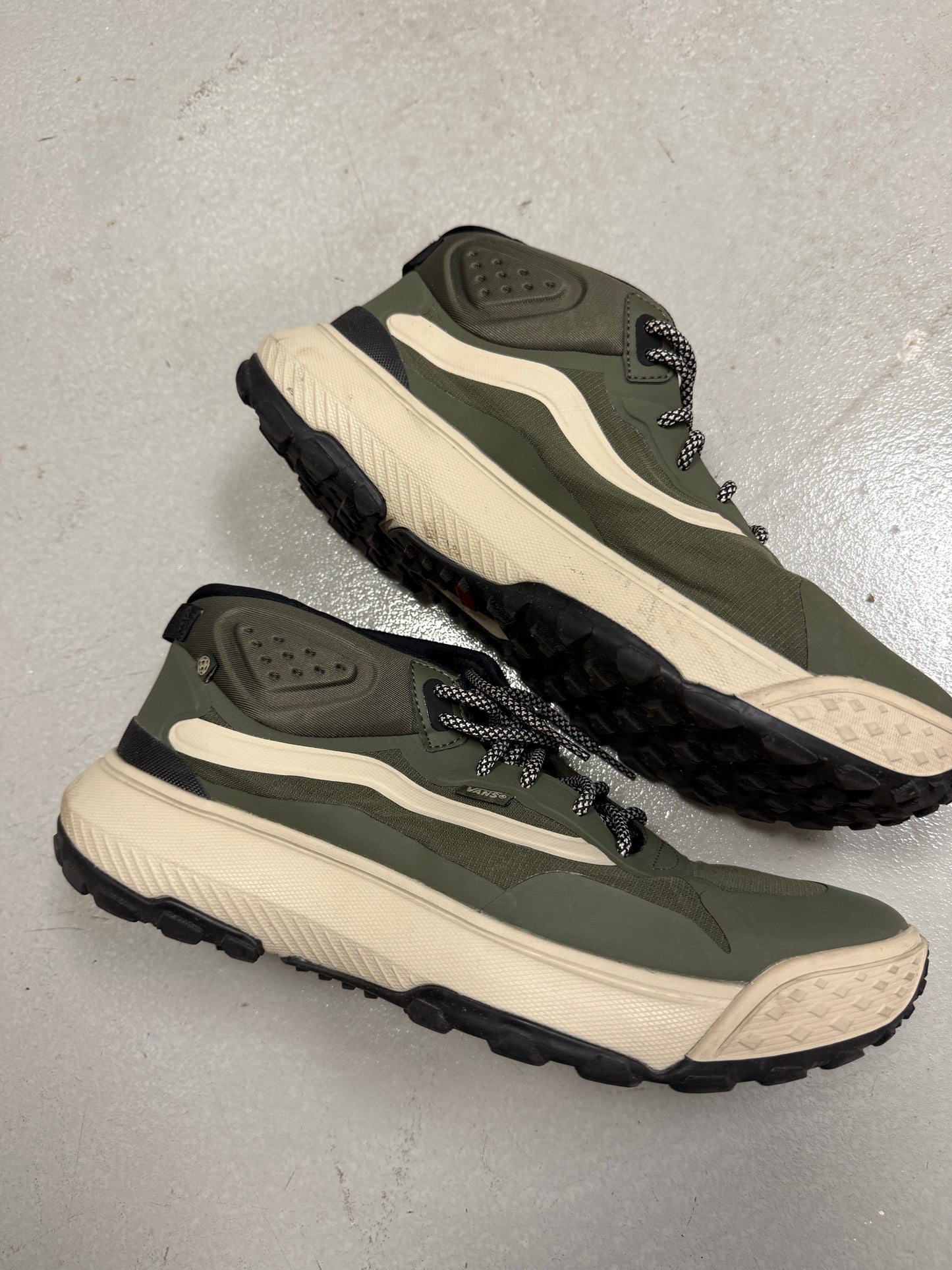 Vans Crosspath Mid MTE Shoes Men Sz 11.5 olive green Waterproof Sneaker