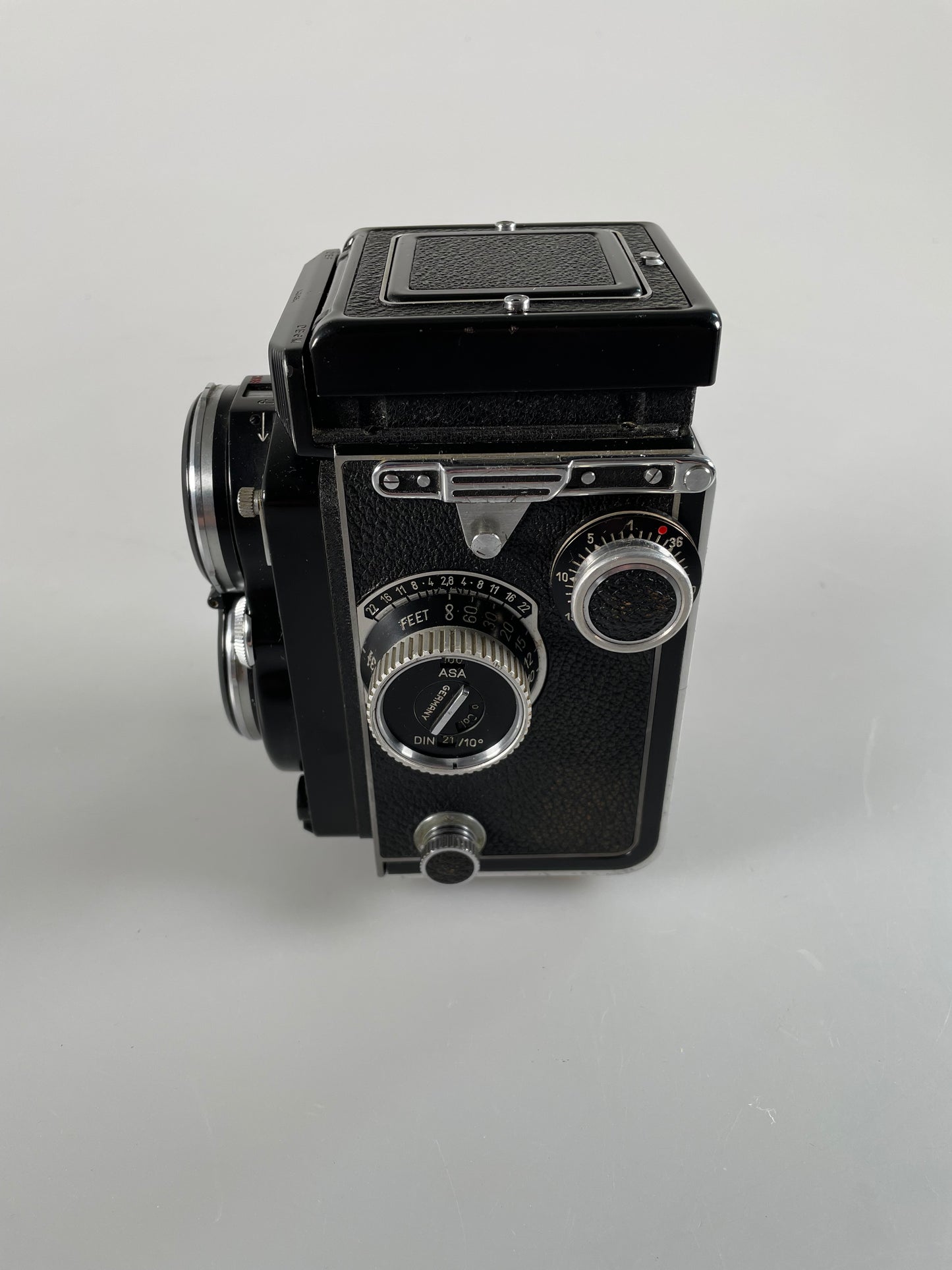 Rolleiflex 2.8C TLR Camera Planar 80mm F2.8 Lens