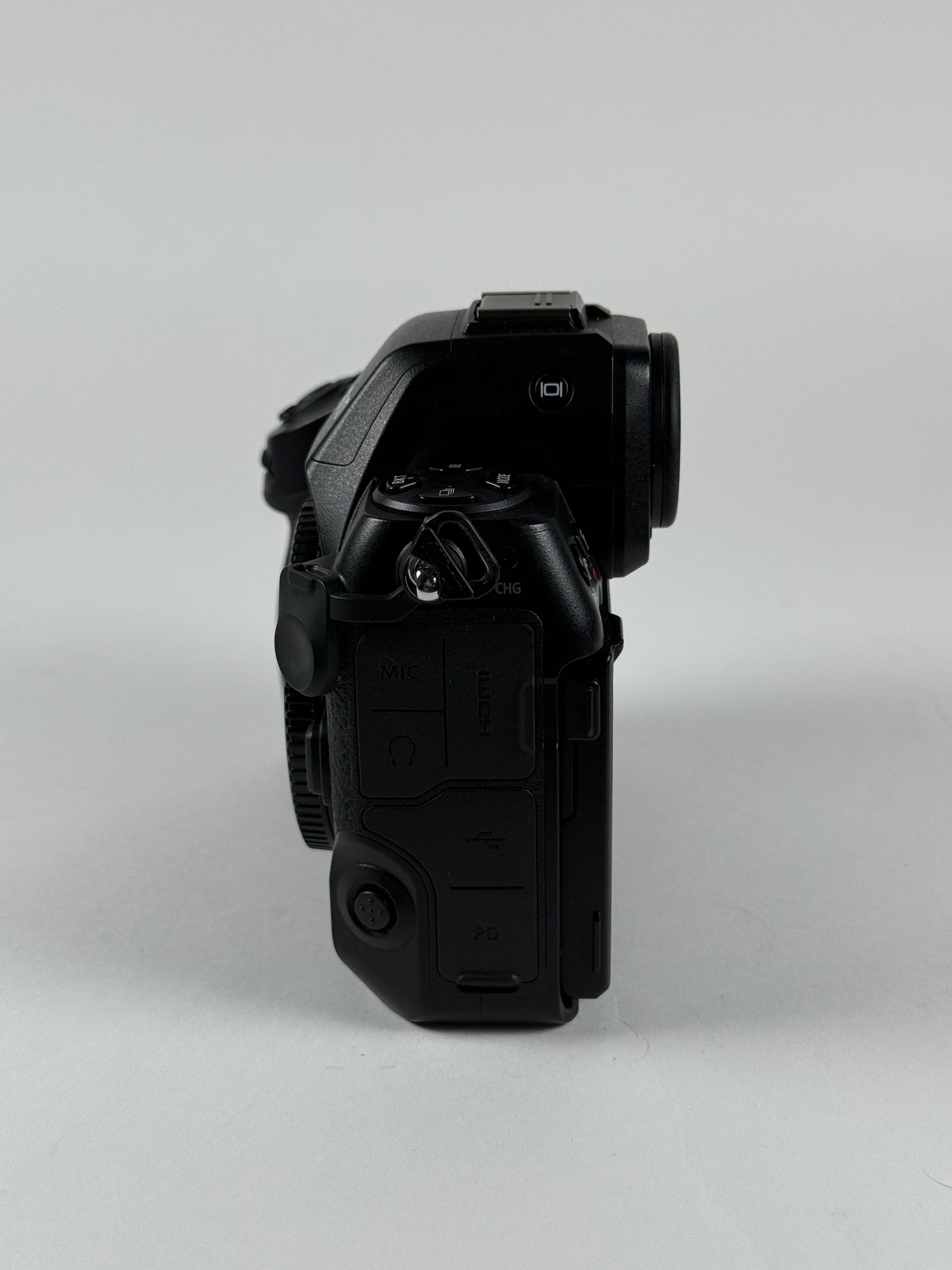 Nikon Z8 Mirrorless Digital Camera 45.7MP Z8 Body