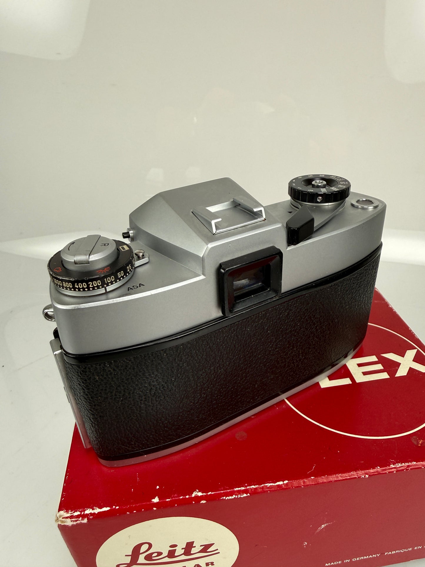 Leicaflex SL Chrome Body 35mm film camera with Red dial EARLY 1968