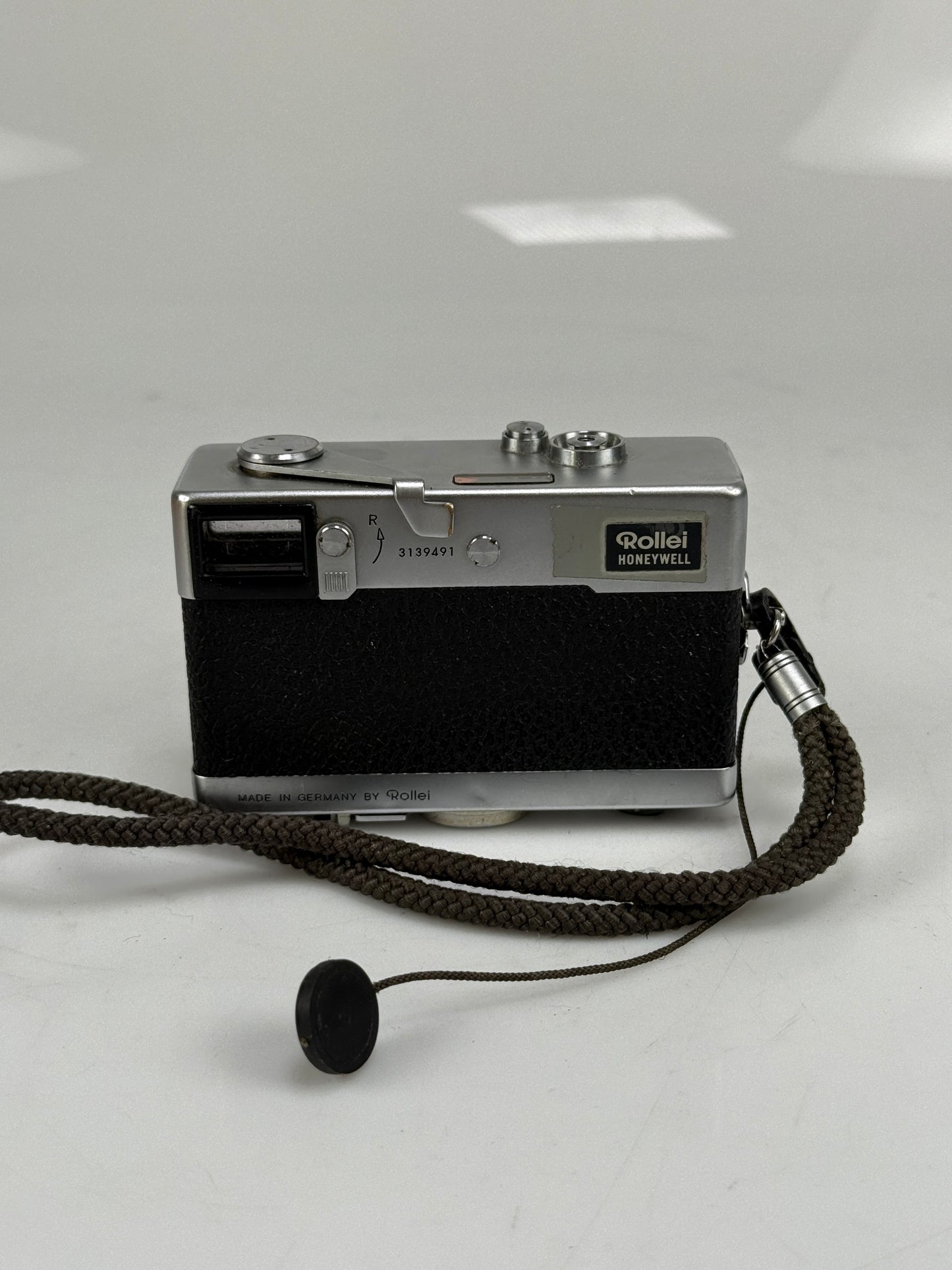 Rollei 35 Film Camera w/ Carl zeiss Tessar 40mm F3.5 Chrome Silver Honeywell Germany