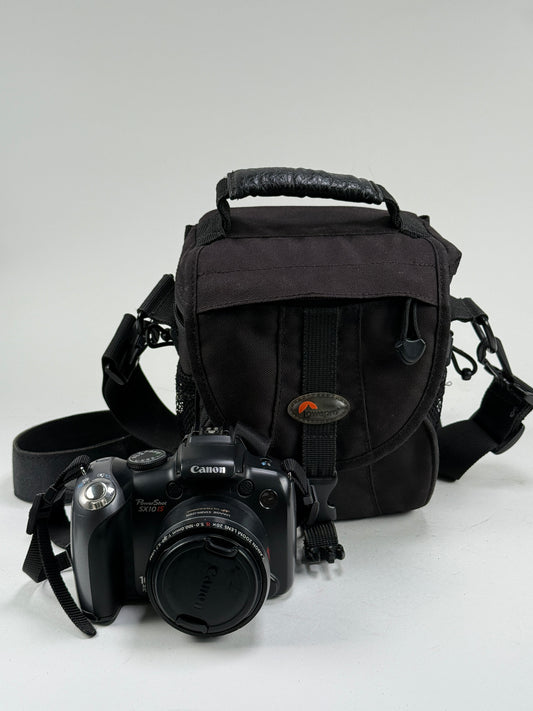 Canon PowerShot SX10 IS Digital Camera 20x Zoom w Bag