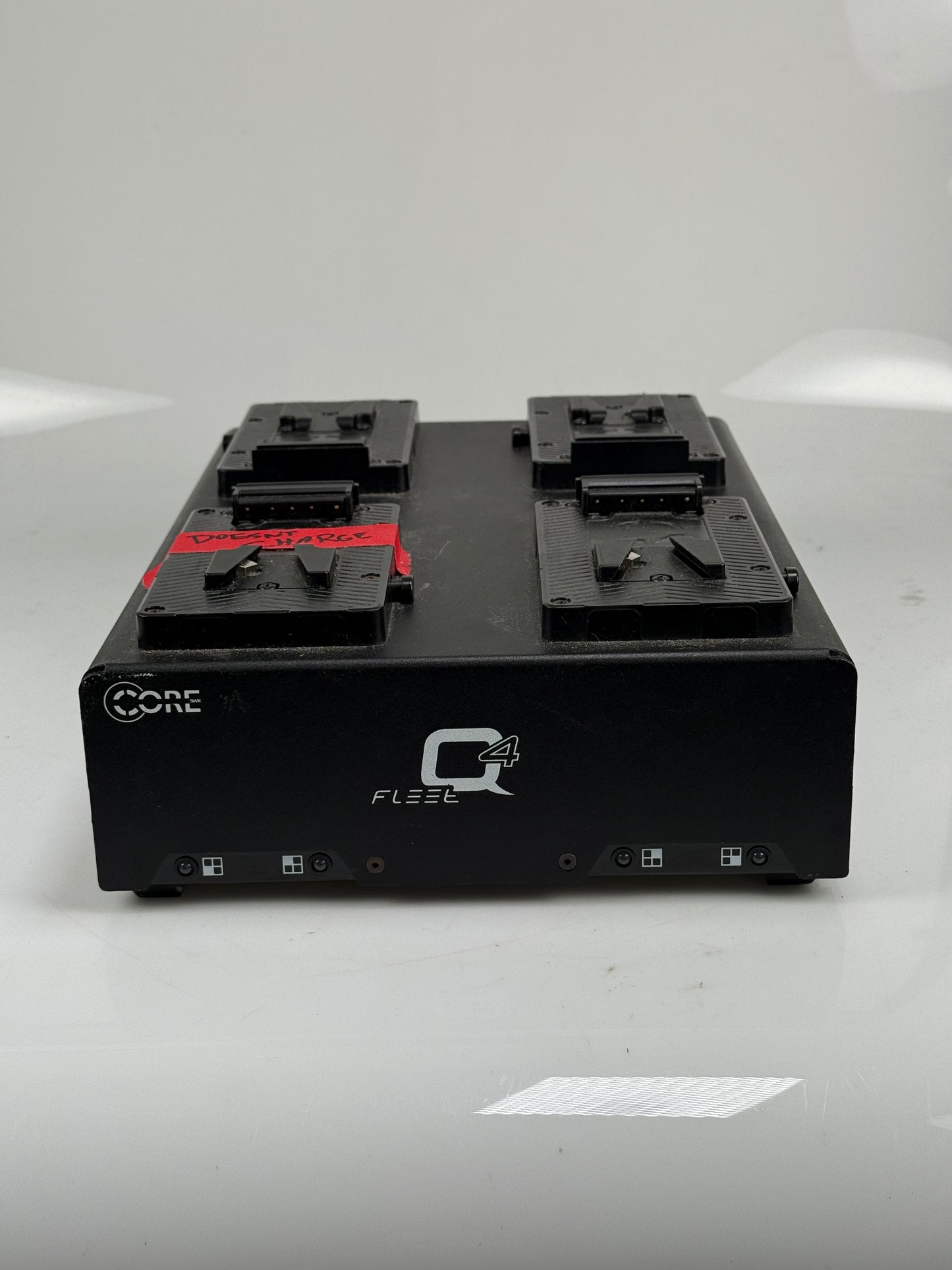 Core Q4 Fleet Gold Mount Quad Position 3-Stud Simultaneous Fast Charger