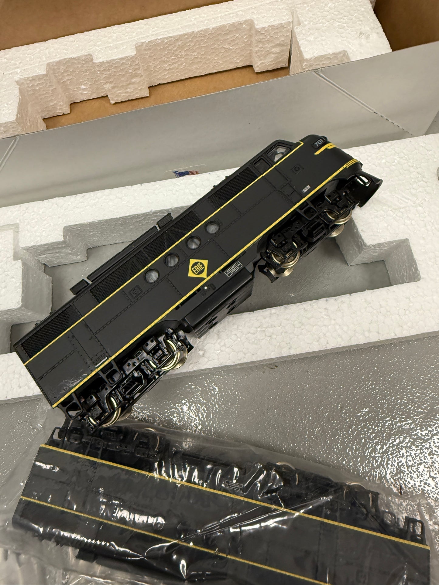 Stewart hobbies HO #5075 FT-A/B Erie 701 black locomotive