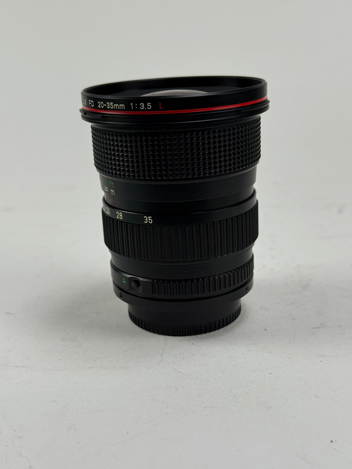 Canon New FD NFD 20-35mm F3.5 L MF Wide Angle Zoom Lens
