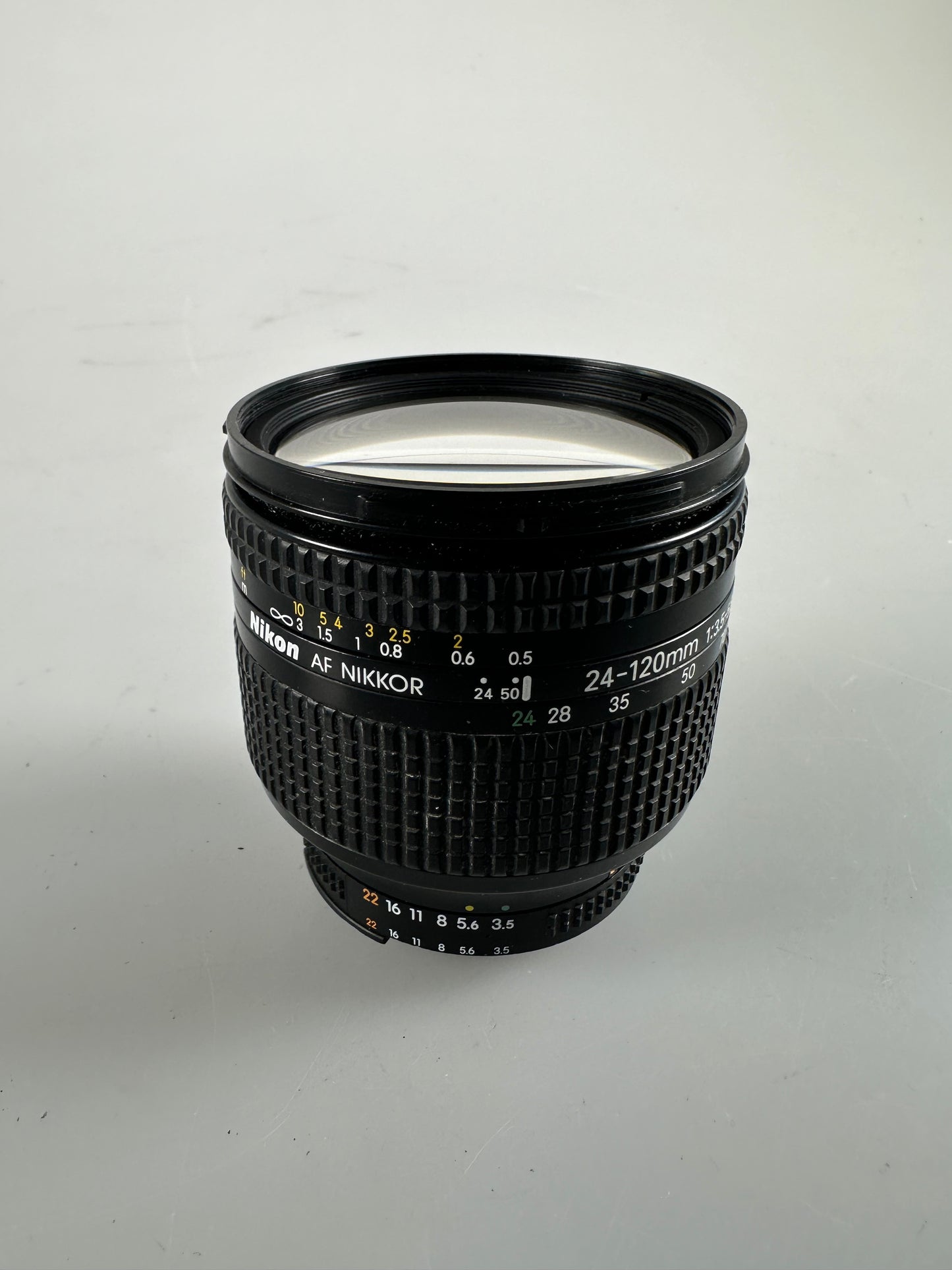 Nikon AF Nikkor 24-120mm F3.5-5.6 D Zoom Lens For F Mount