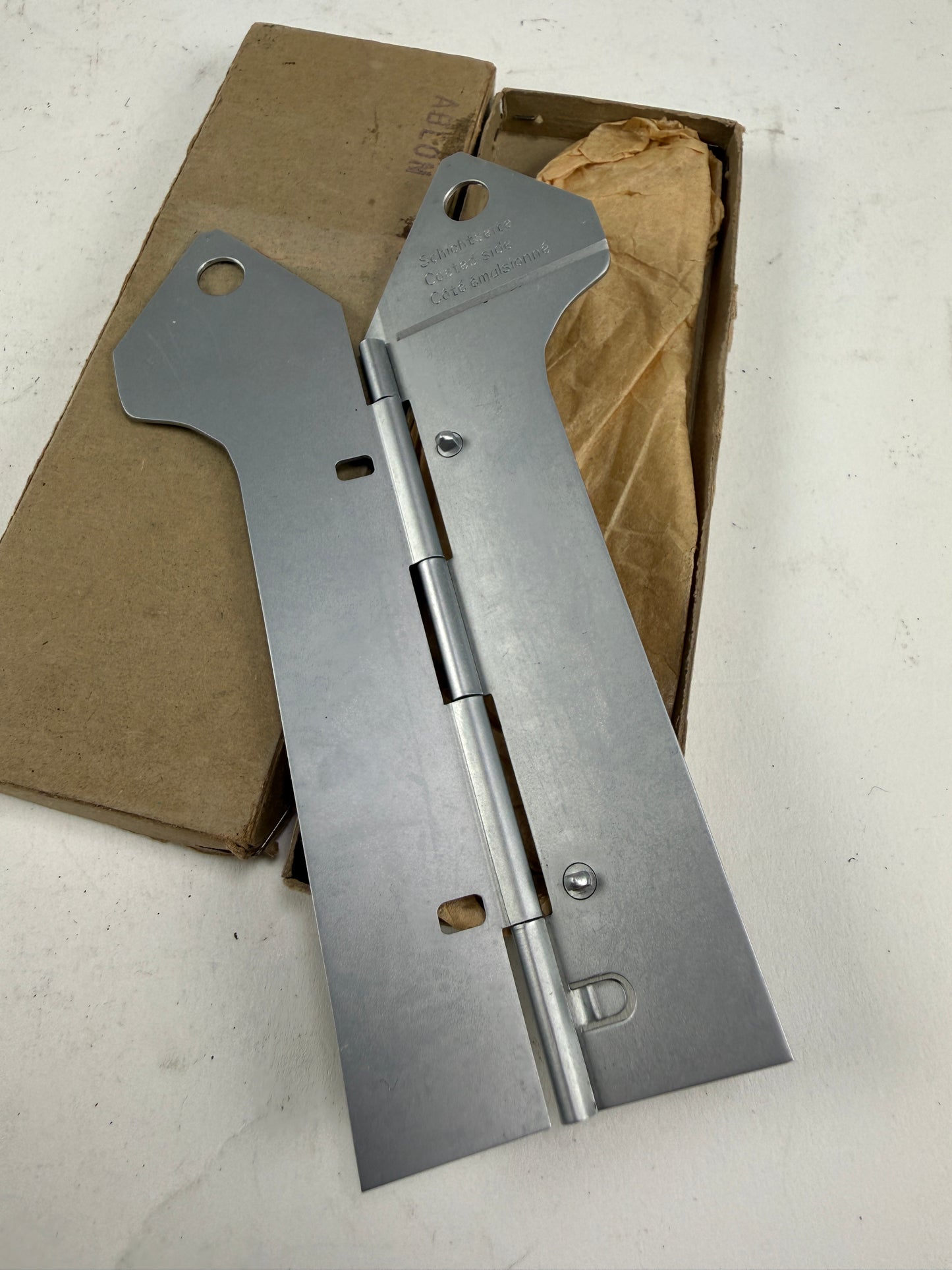 Leica Leitz 14126 ABLON 35mm Film Leader Cutting Template