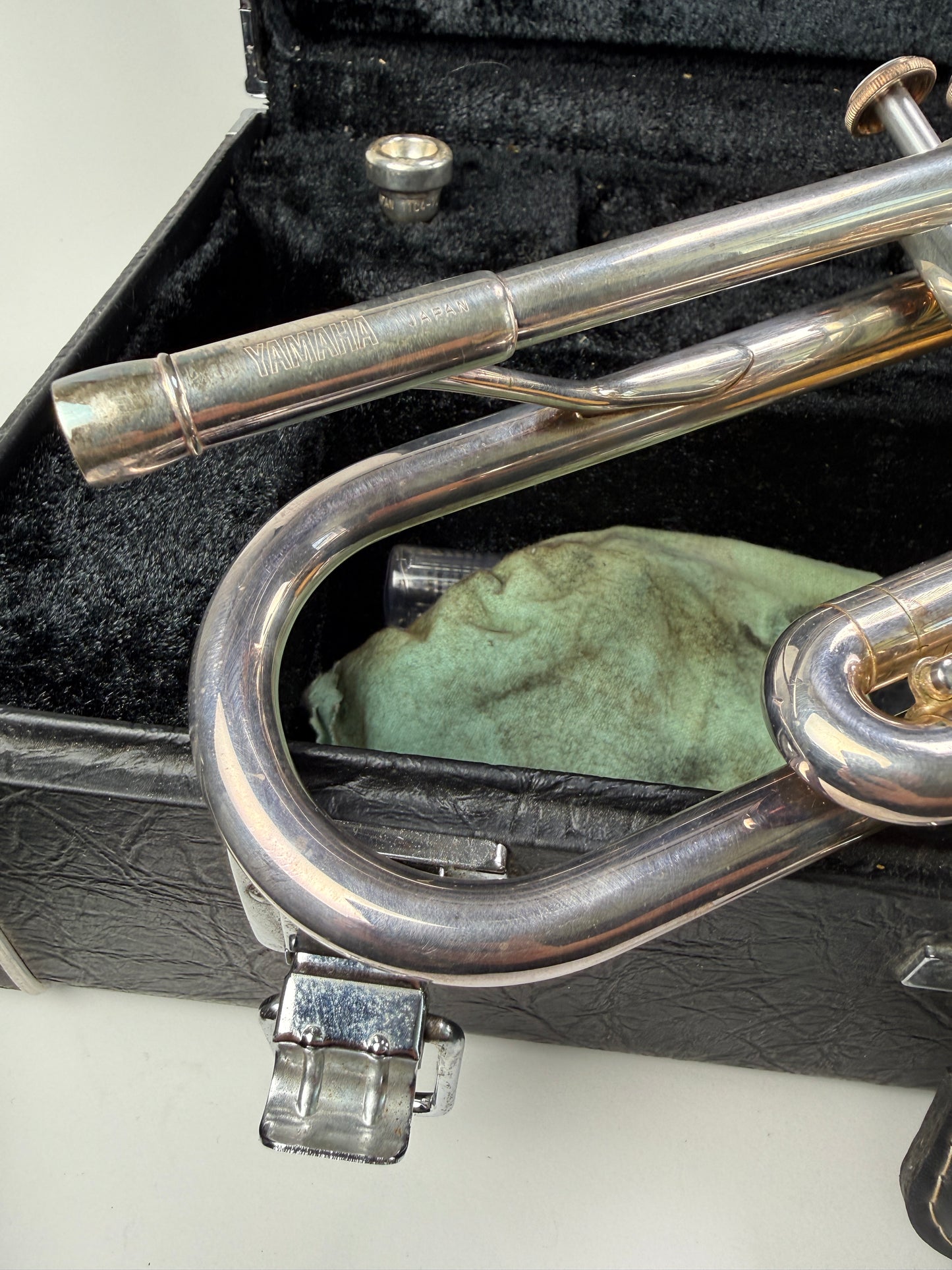 Yamaha Silver Trumpet YTR4320ST with case and 11C4-7C mouthpiece