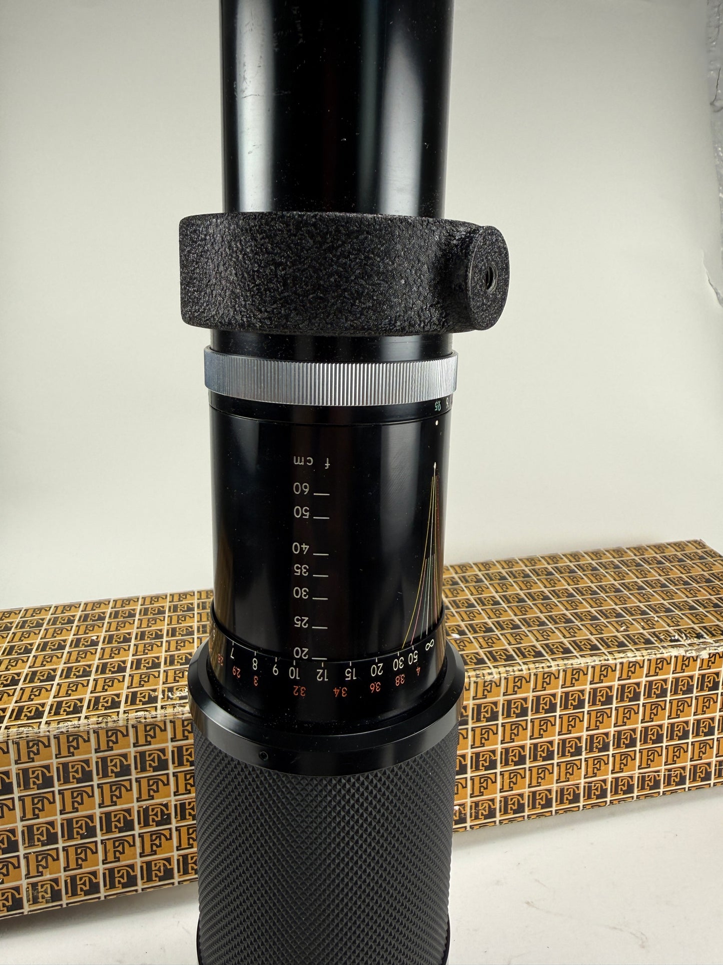 Nikon 20cm-60cm (200-600mm) f 9.5-10.5 zoom lens with box