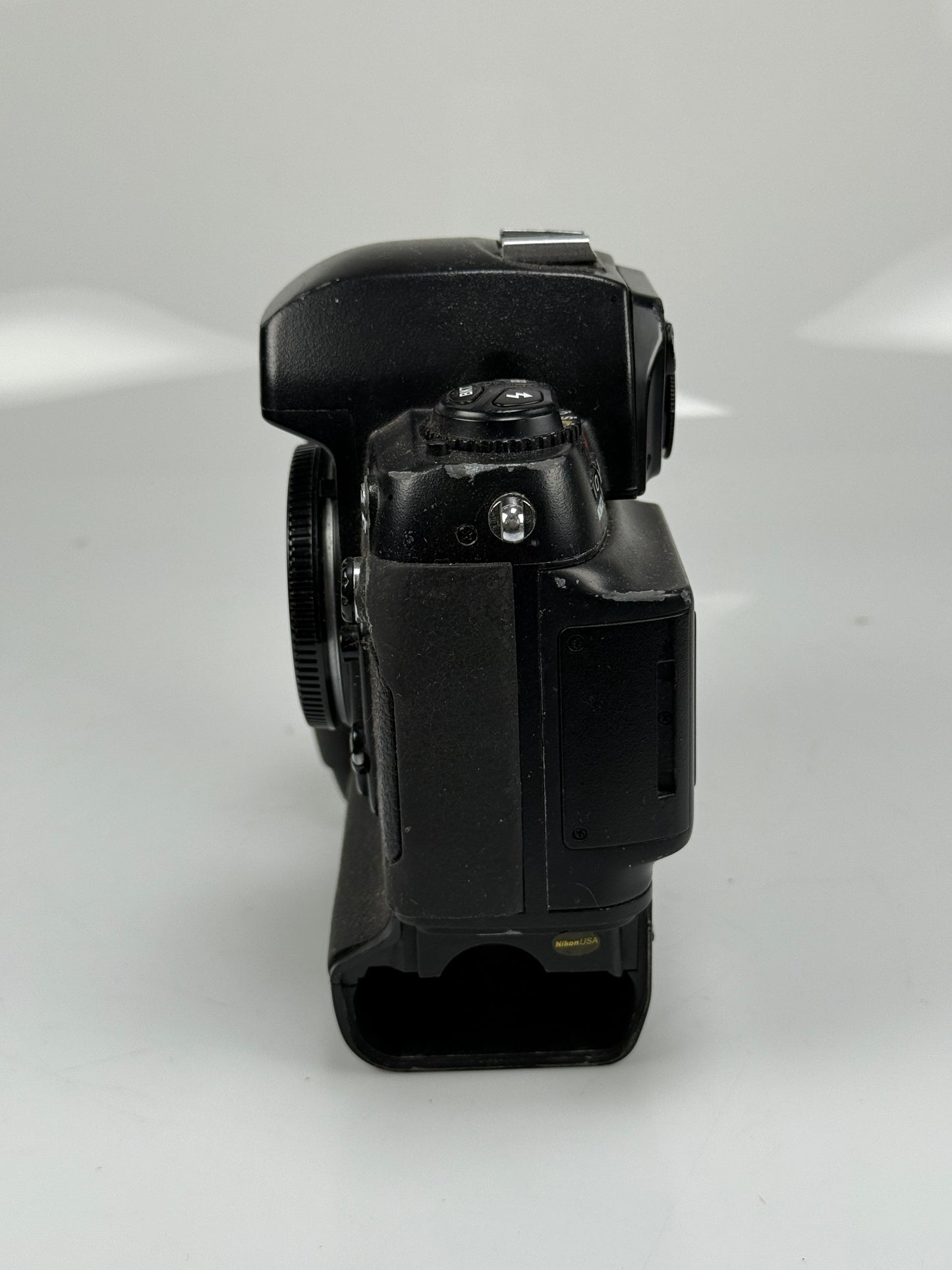 Nikon D1 Digital SLR Camera Body