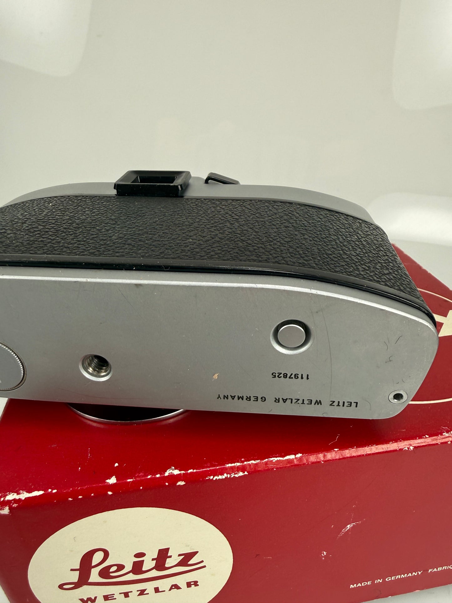 Leicaflex SL Chrome Body 35mm film camera with Red dial EARLY 1968