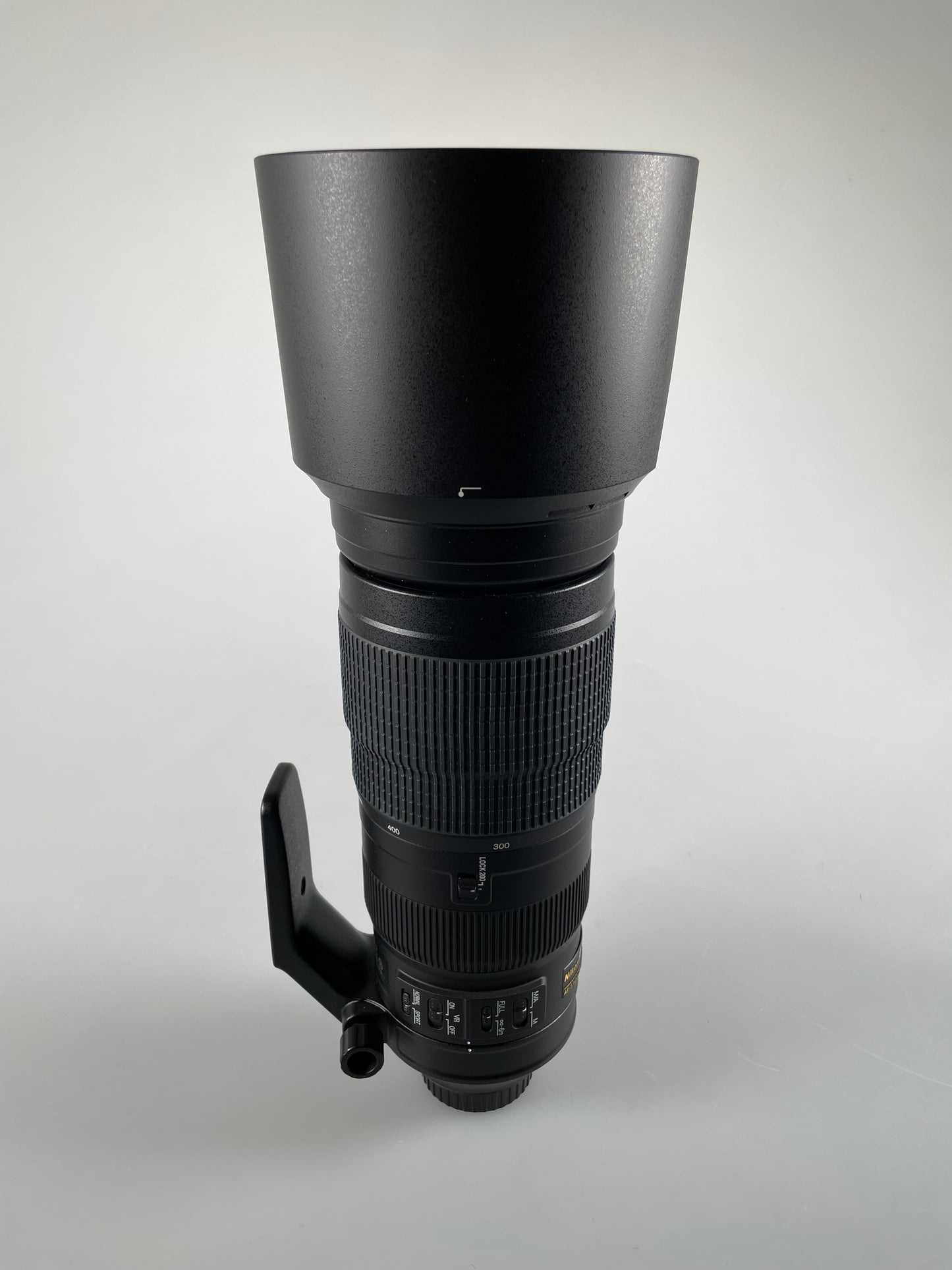 Nikon AF-S 200-500mm f5.6 E ED VR Lens + Hood