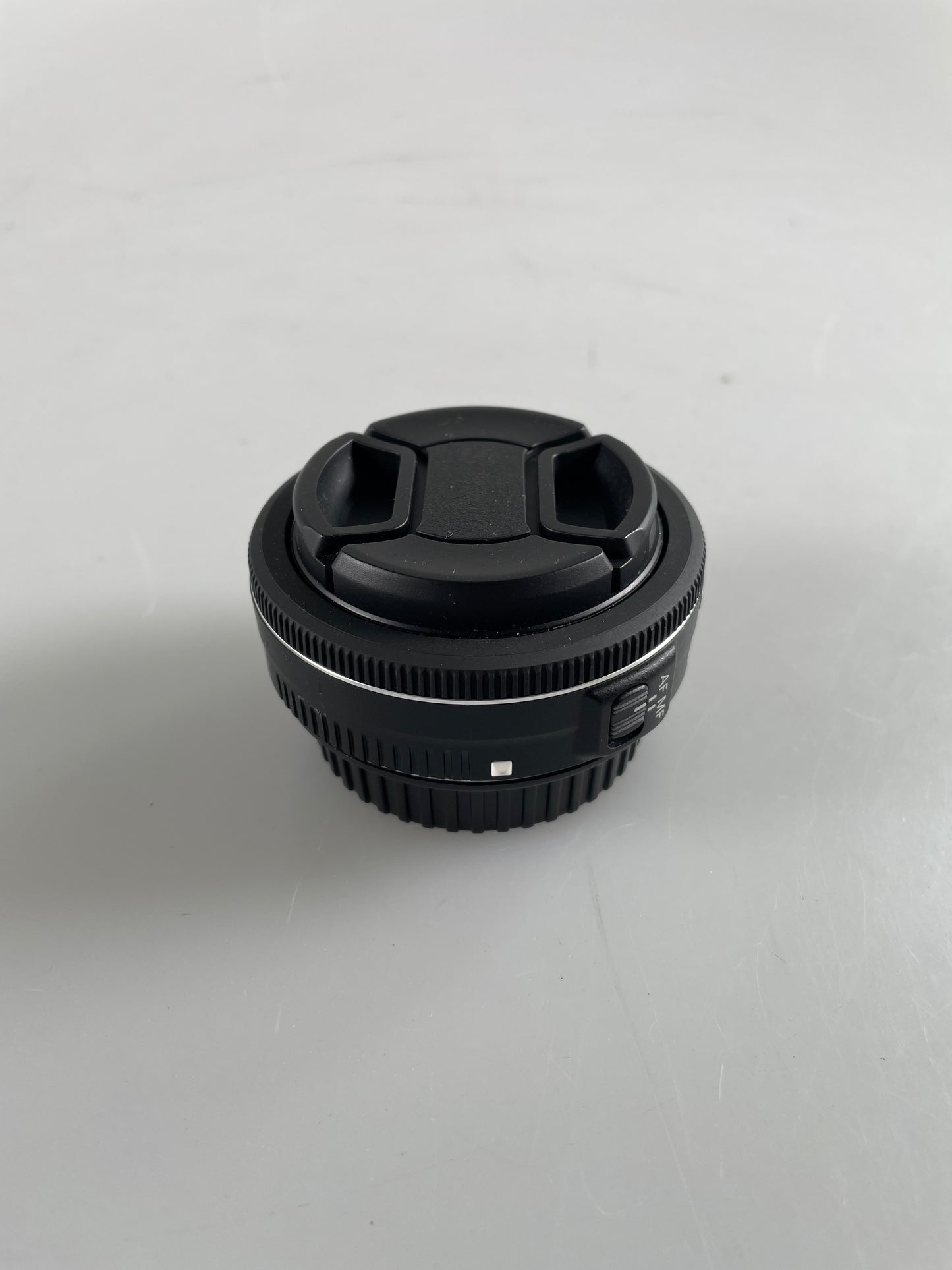 Canon EF-S 24mm f2.8 STM Lens