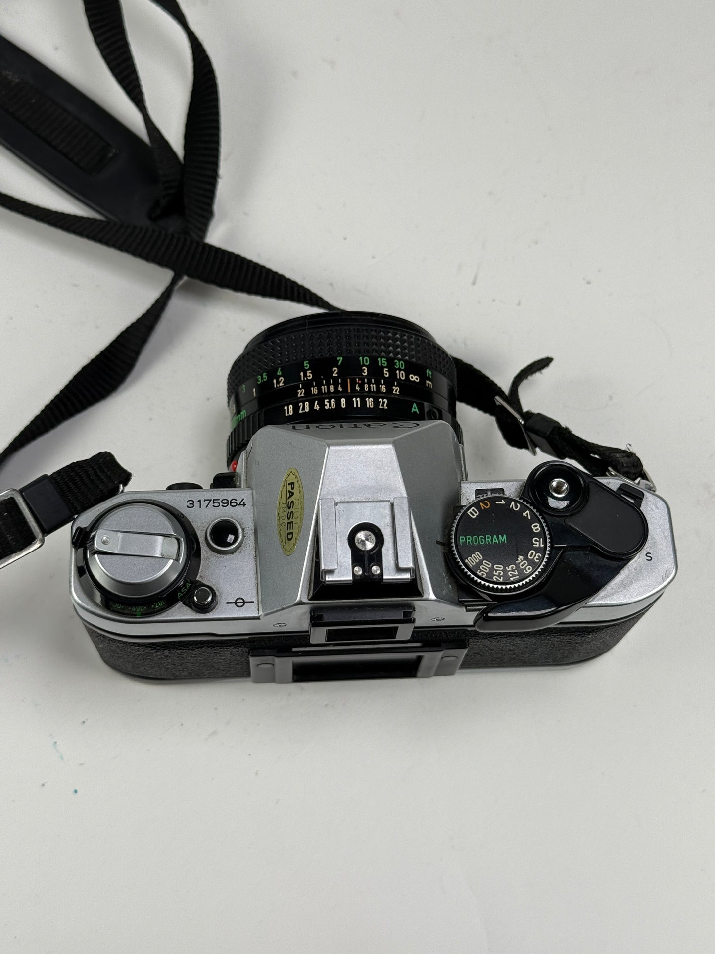 CANON AE-1 PROGRAM chrome SLR 35mm Film Camera with 50mm f1.8 FD KIT