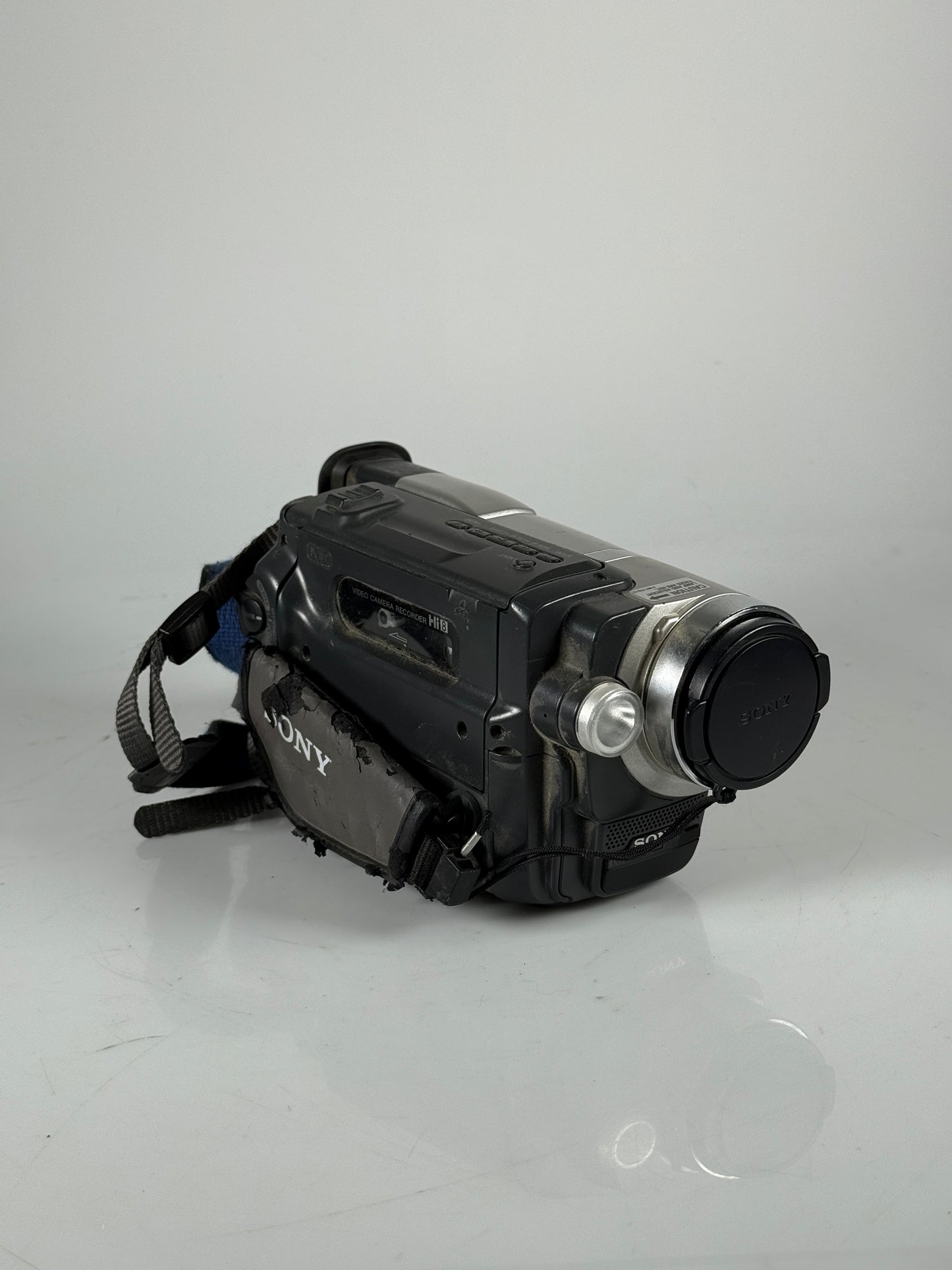 Sony CCD-TRV308 Hi8 Analog Camcorder - Record Transfer Watch Video 8