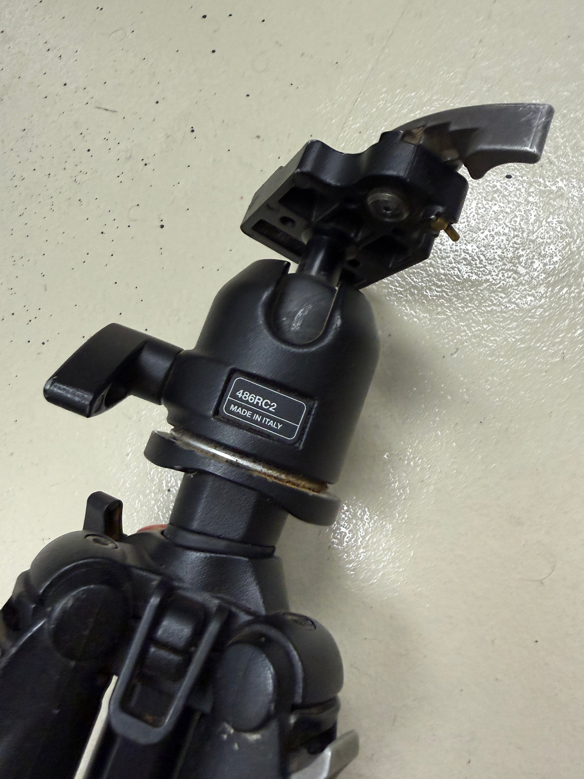 Manfrotto 190cx3 carbon fiber Tripod/ Manfrotto 484rc2 Tripod Head