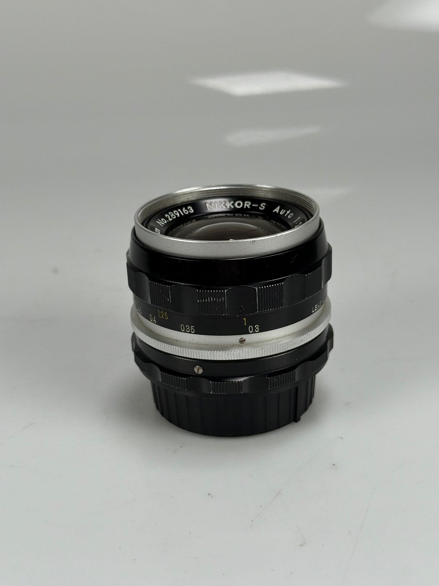 Nikon NIKKOR-S 35mm f2.8 non Ai MF Wide Angle Lens