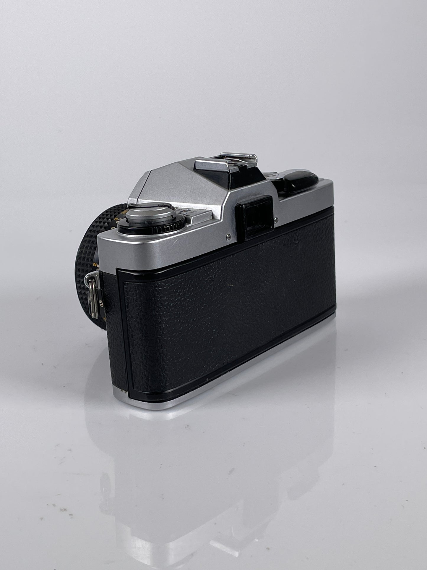 Minolta XG-A 35mm SLR Film Camera Body MD MC SR w/ 50mm f1.7 kit