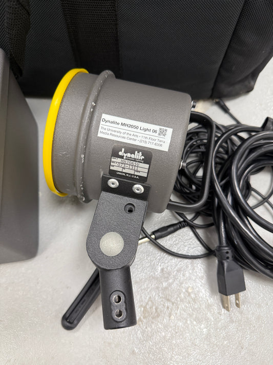 Dynalite light kit with MP800 power pack and MH2065 head