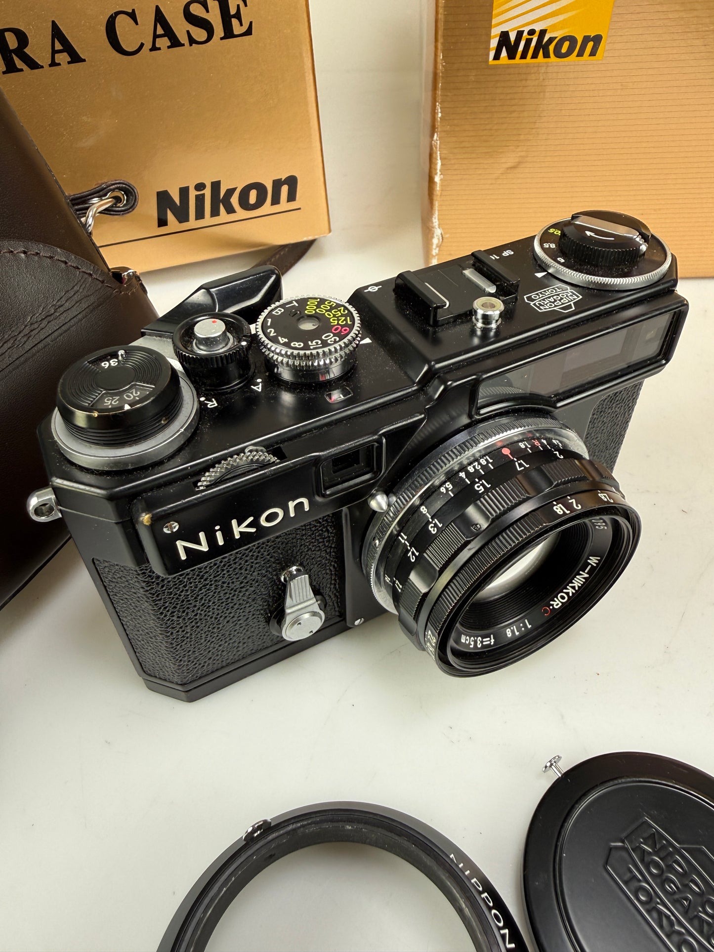 Nikon SP Limited Edition Black Body w/ 3.5cm 35mm f1.8 lens kit
