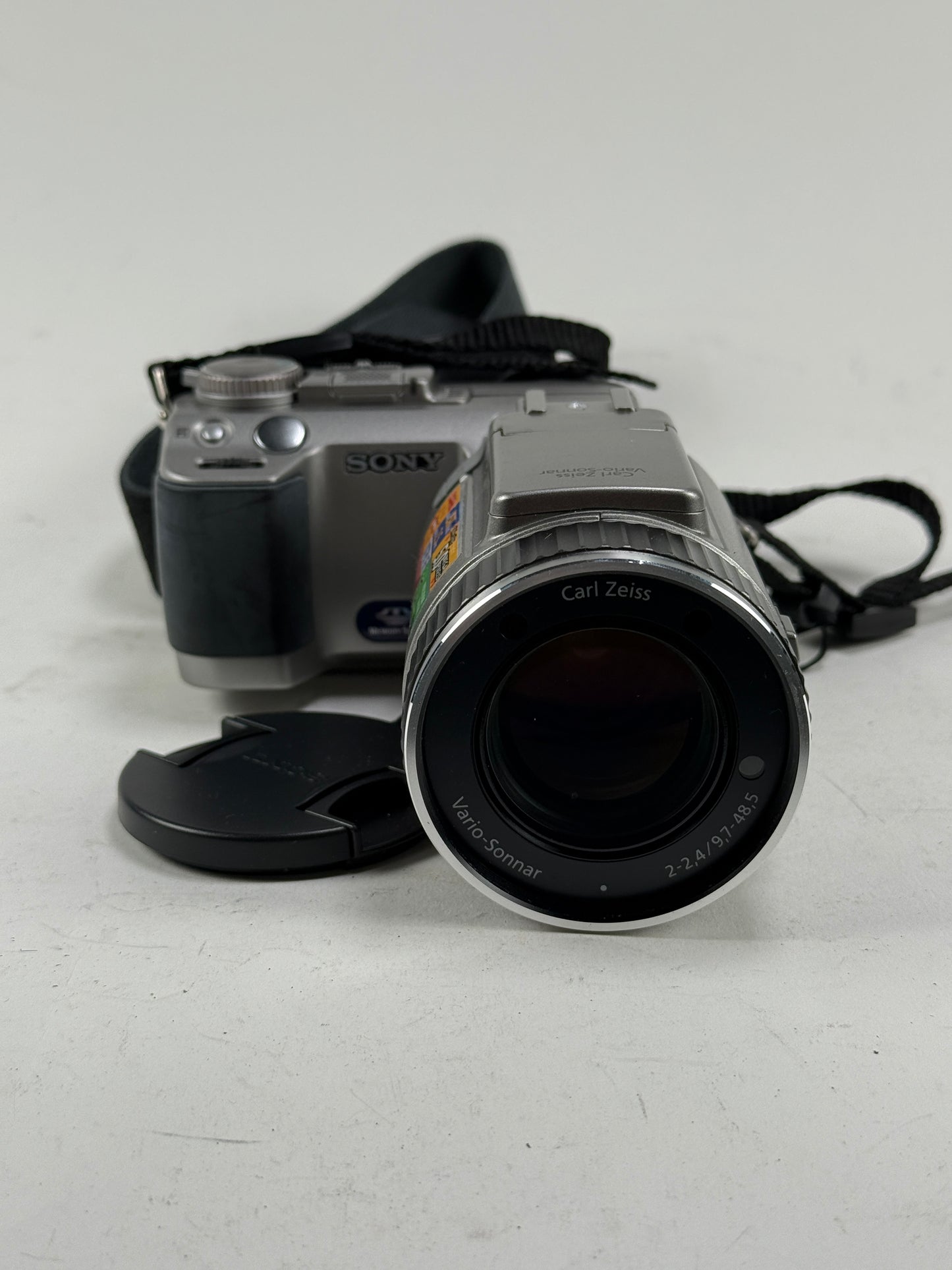 Sony Cyber-shot DSC-F707 Digital Camera 5.0MP Silver 5X Zoom