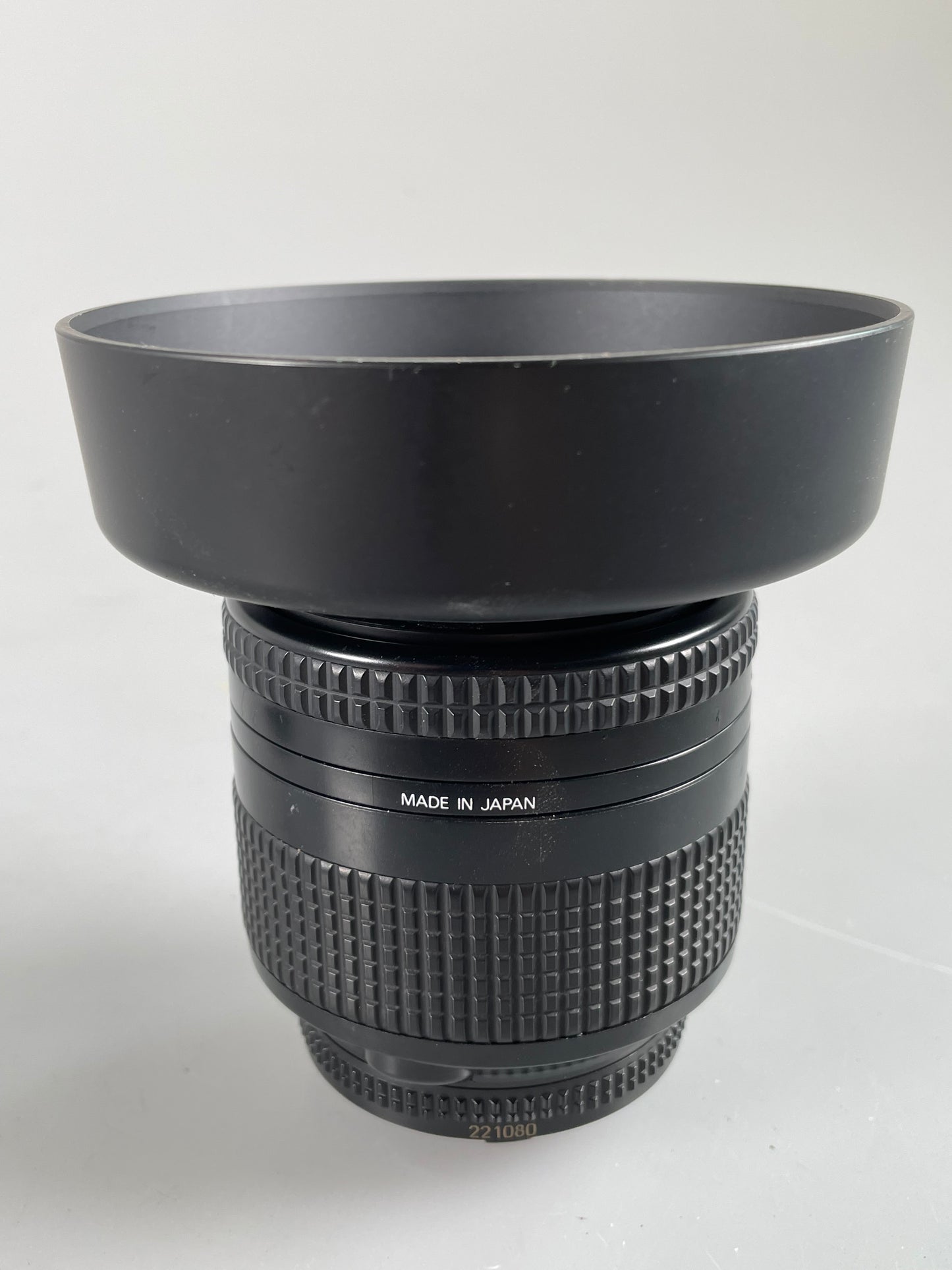 Nikon Zoom-NIKKOR 28-200mm f3.5-5.6 D IF AF Lens