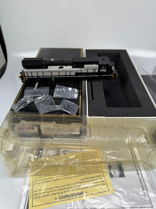 ATLAS HO 9633 MASTER GOLD Norfolk Southern Horsehead 8742 Dash 8-40C SOUND locomotive