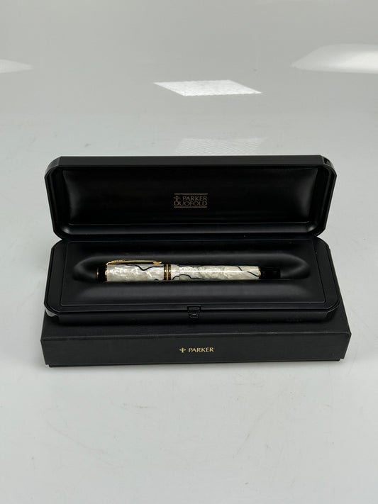 Parker Duofold Fountain Pen Pearl and Black Finish 18K 750 Medium Nib