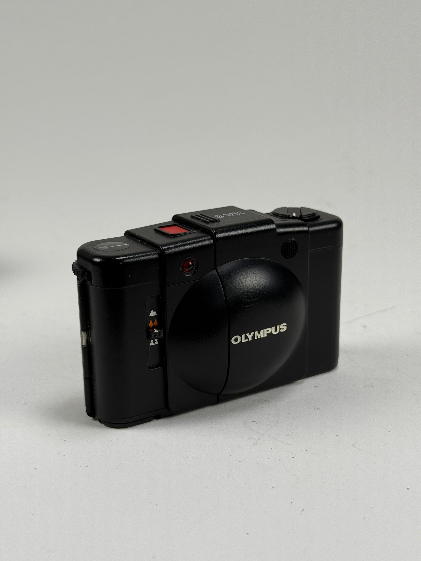 Olympus XA2 35mm Rangefinder Camera 35mm f3.5