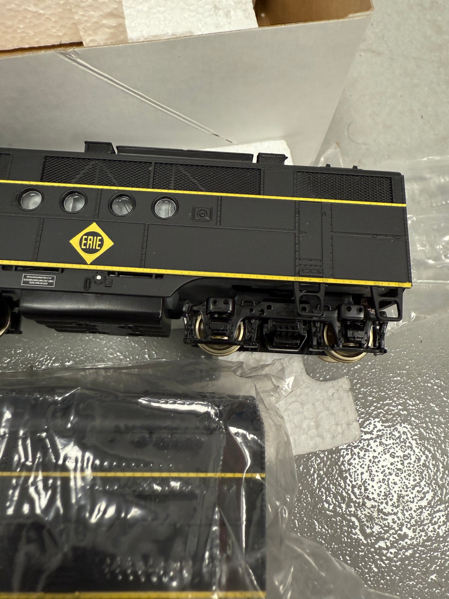 Stewart hobbies HO #5075 FT-A/B Erie 701 black locomotive