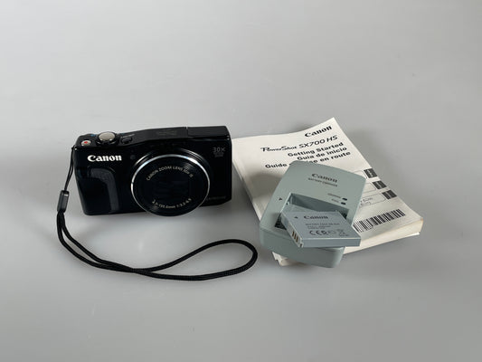 Canon PowerShot SX700 HS 16.1MP Digital Camera 30xOptical Zoom