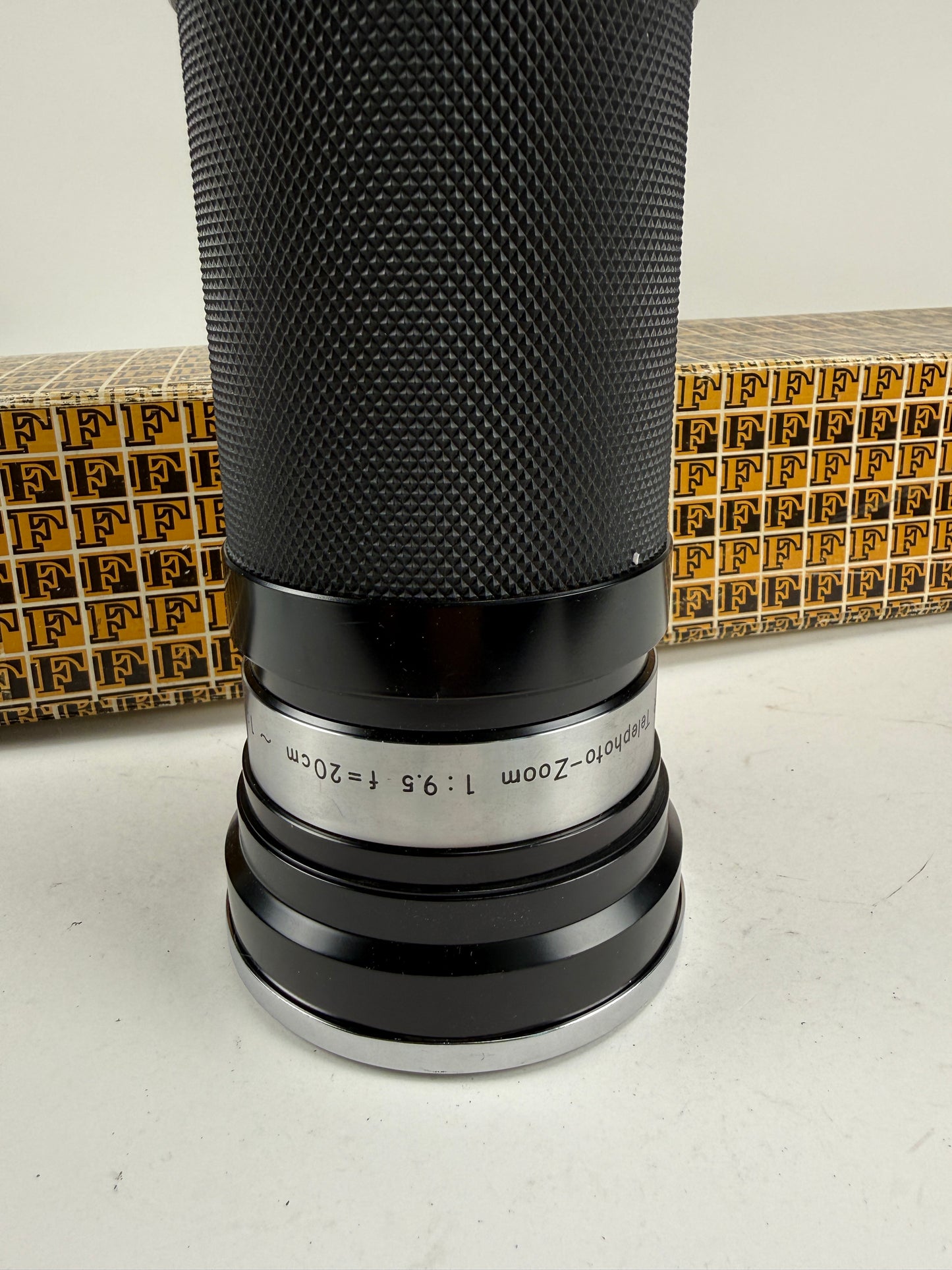 Nikon 20cm-60cm (200-600mm) f 9.5-10.5 zoom lens with box