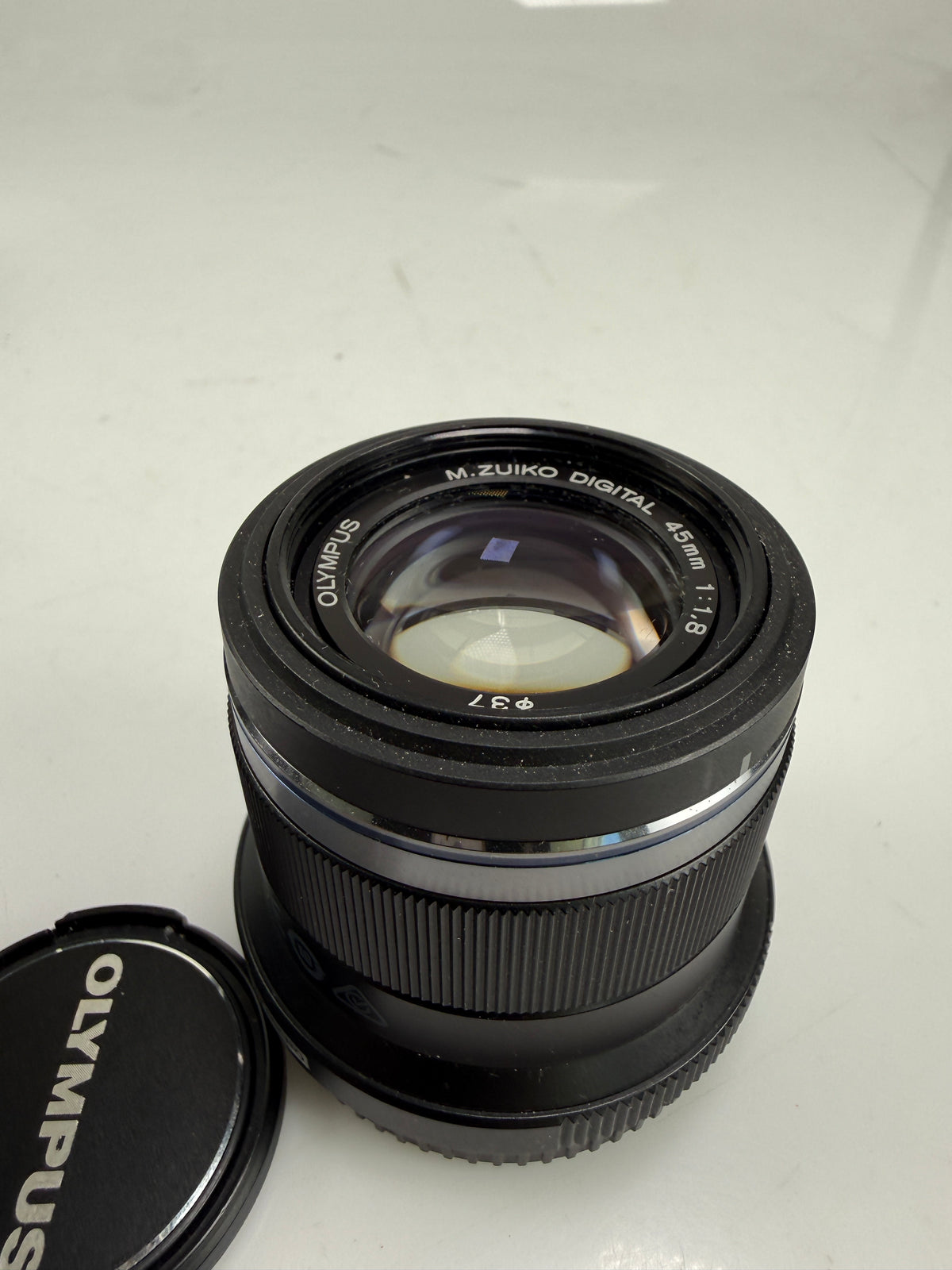Olympus M.Zuiko Digital 45mm F1.8 Lens for Micro Four Thirds black