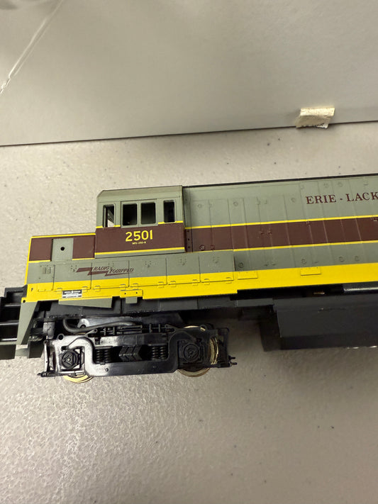 Stewart/Kato Erie Lackawanna U25-B HO engine weathered with DCC decoder