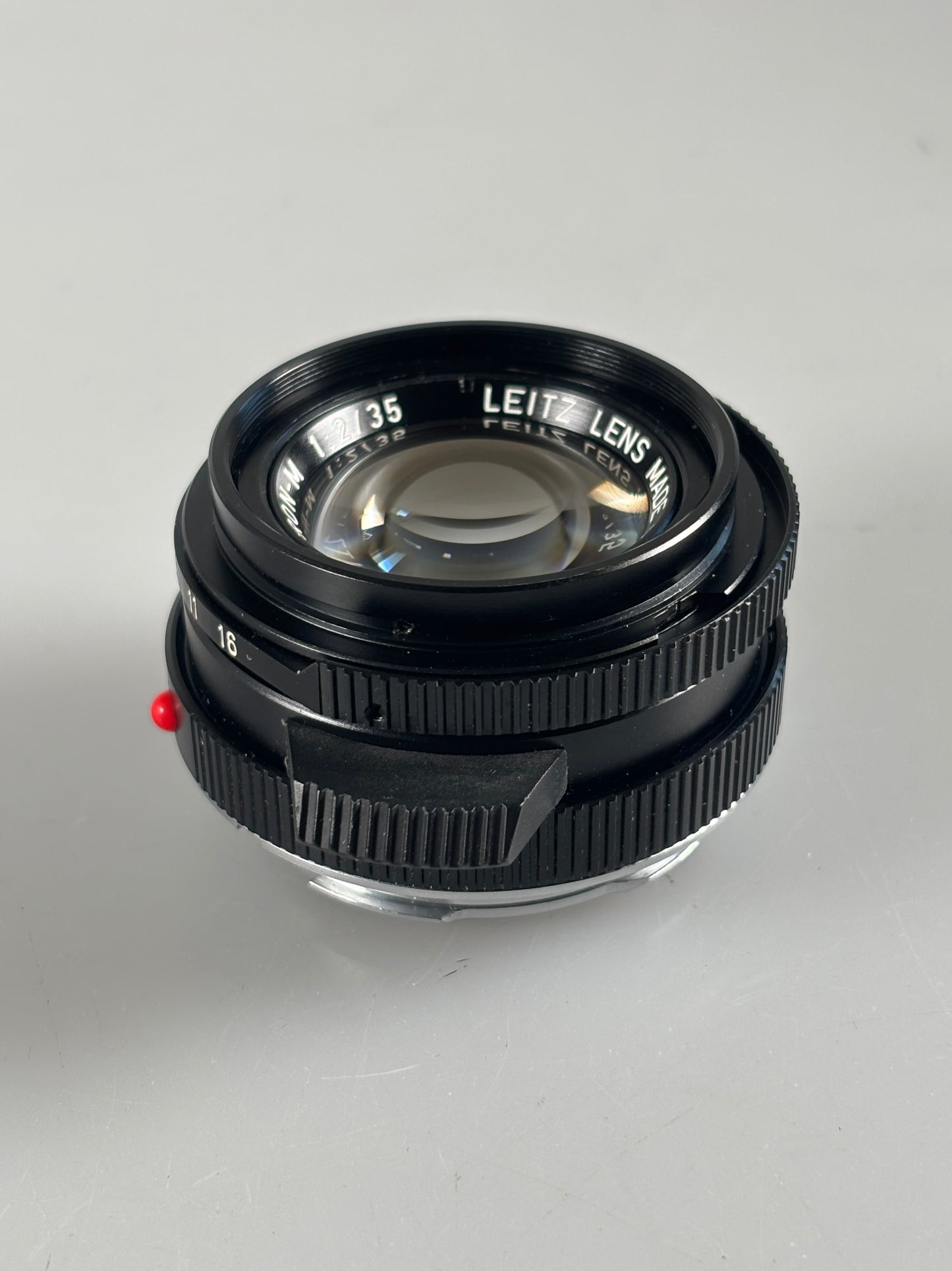 Leitz Leica Summicron-M 35mm F2 11310 version IV King of Bokeh V4 Tiger Paw