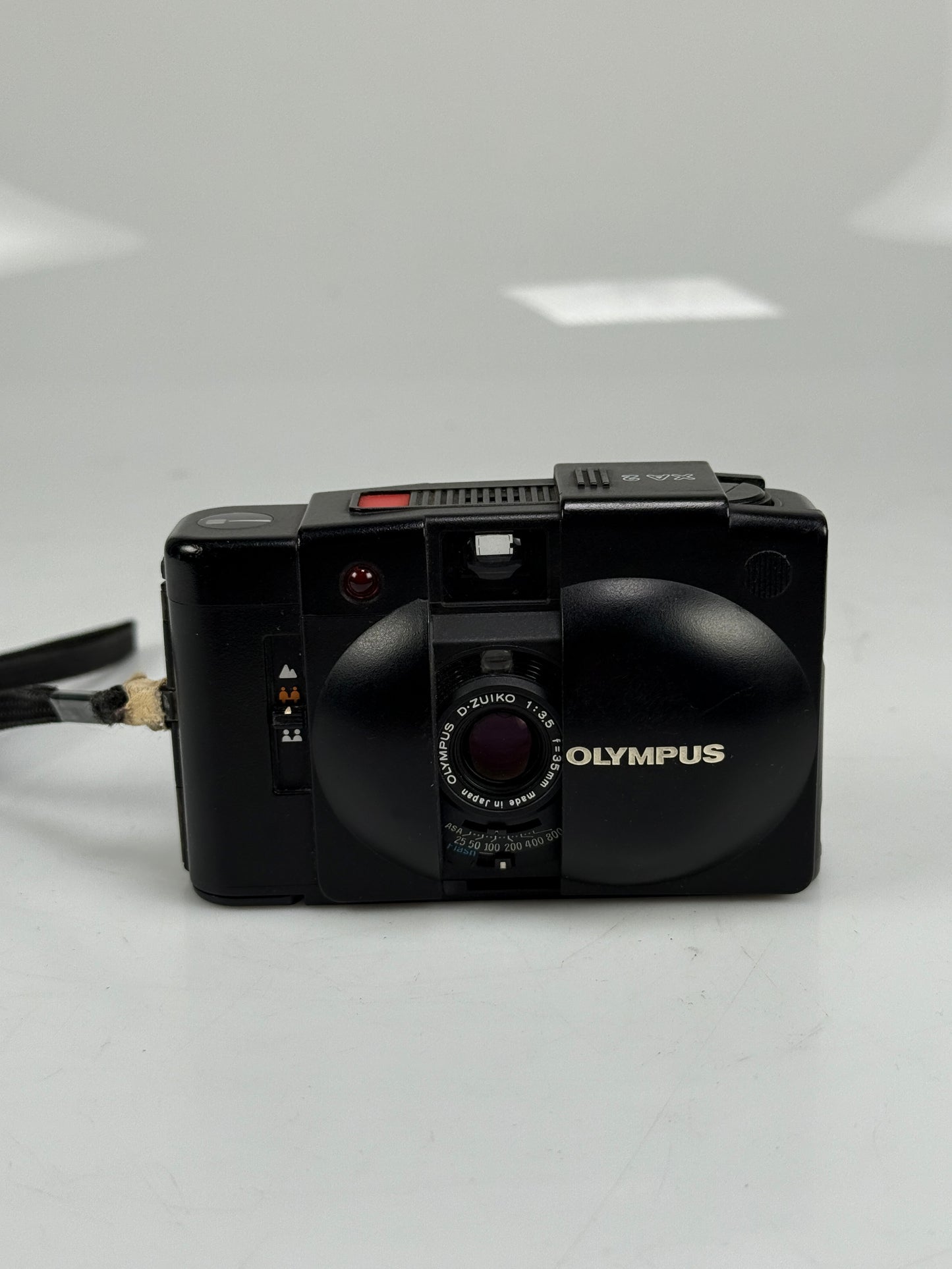 Olympus XA2 35mm Rangefinder Camera 35mm f3.5