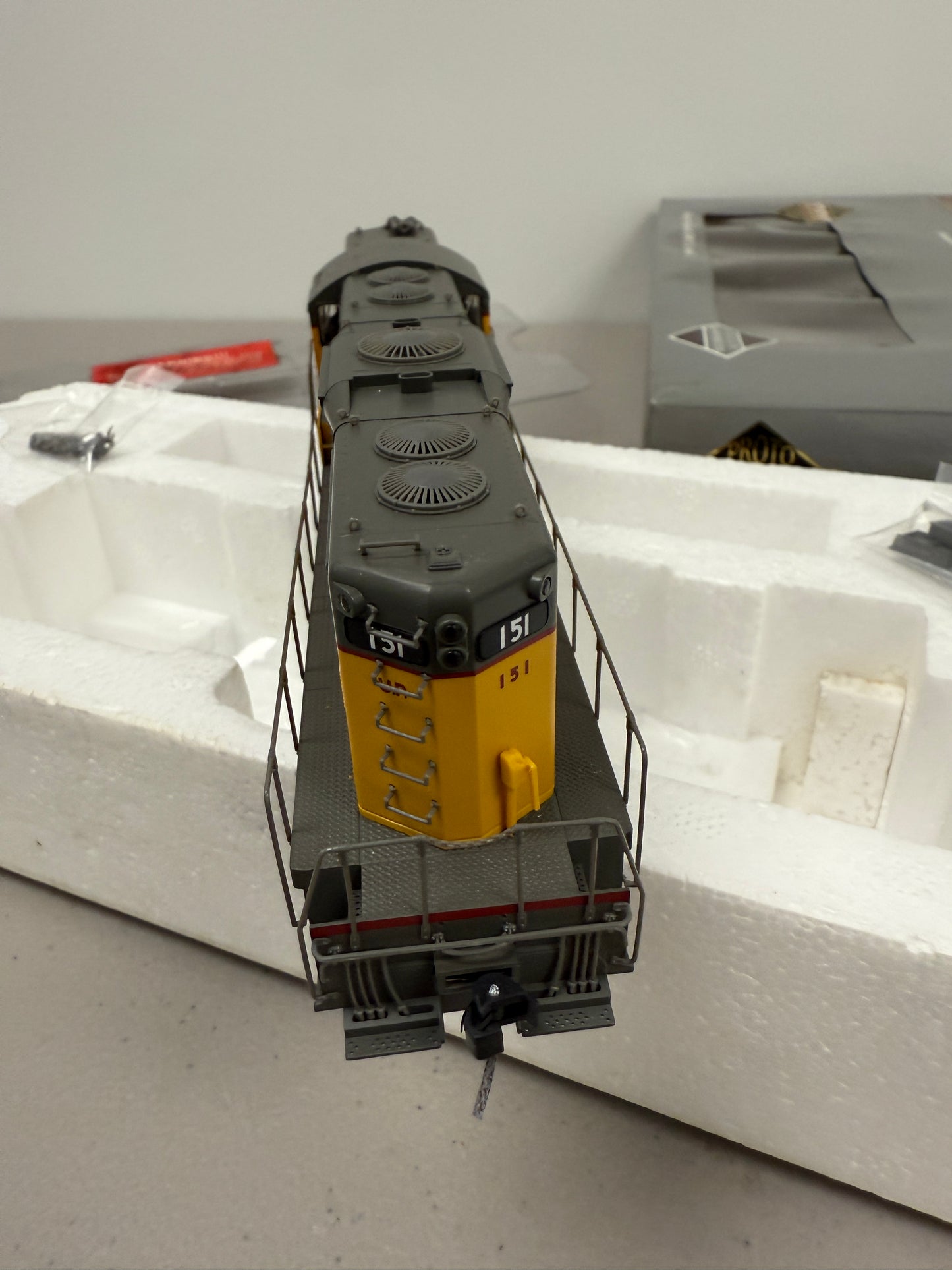 PROTO 2000 GP9I Union Pacific 151 Limited Edition HO Train Locomotive