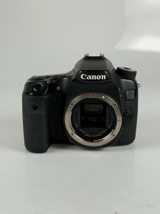 Canon EOS 70D Digital SLR 20.2MP Camera Body