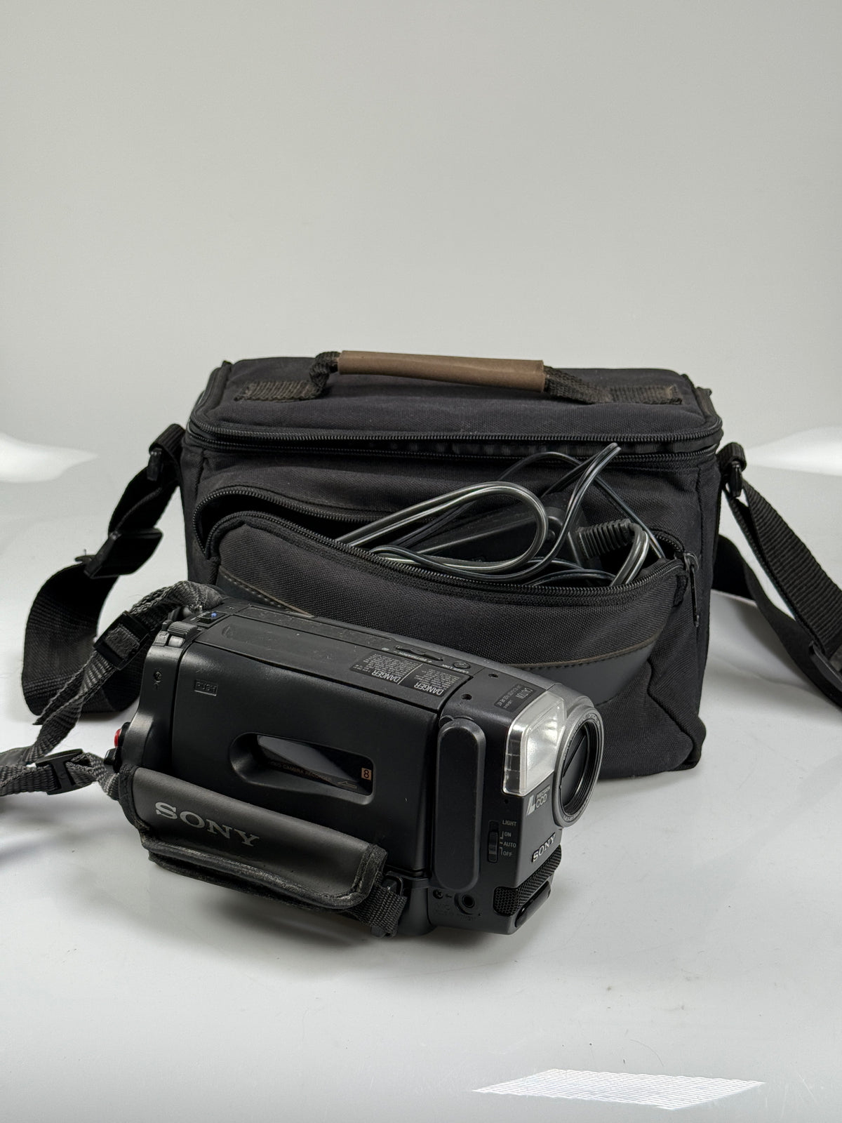 Sony CCD-TR96 Video8 Handycam Camcorder