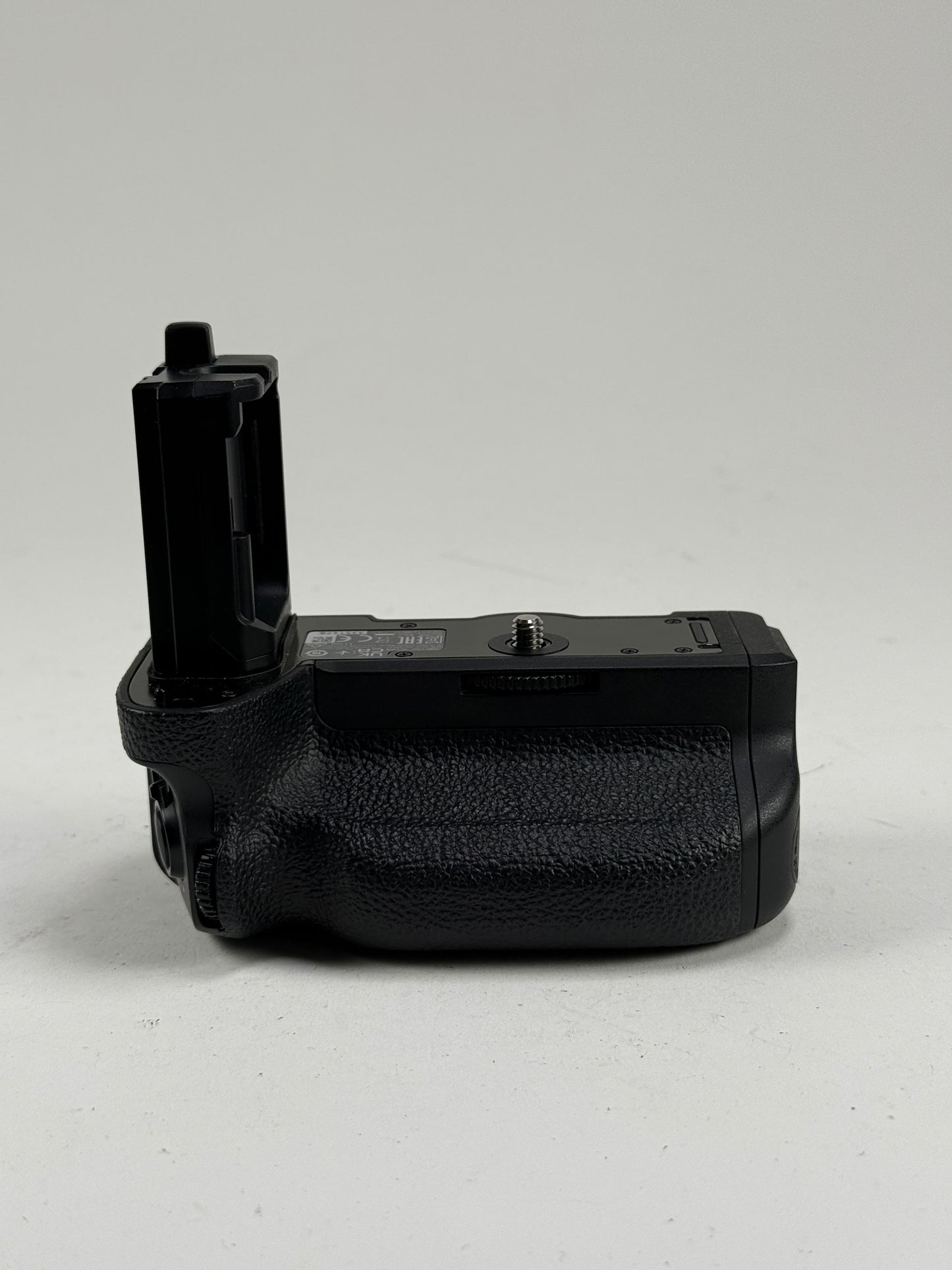 SONY VG-C4EM Vertical Grip (for a7R IV/a9 II Cameras)