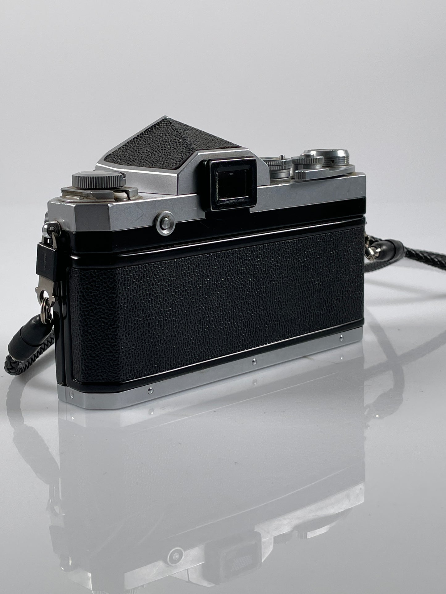 Nikon F Standard Prism SLR Camera Body Ser: 64XXXXX Chrome NPK