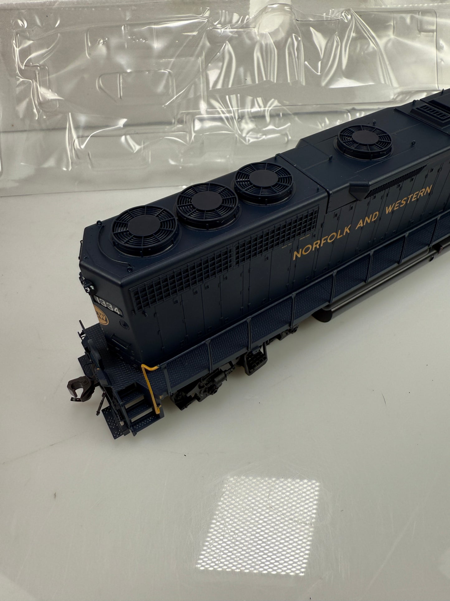 Atlas DCC System 8944 HO GP-40 High Nose Norfolk Western - 1334 Locomotive